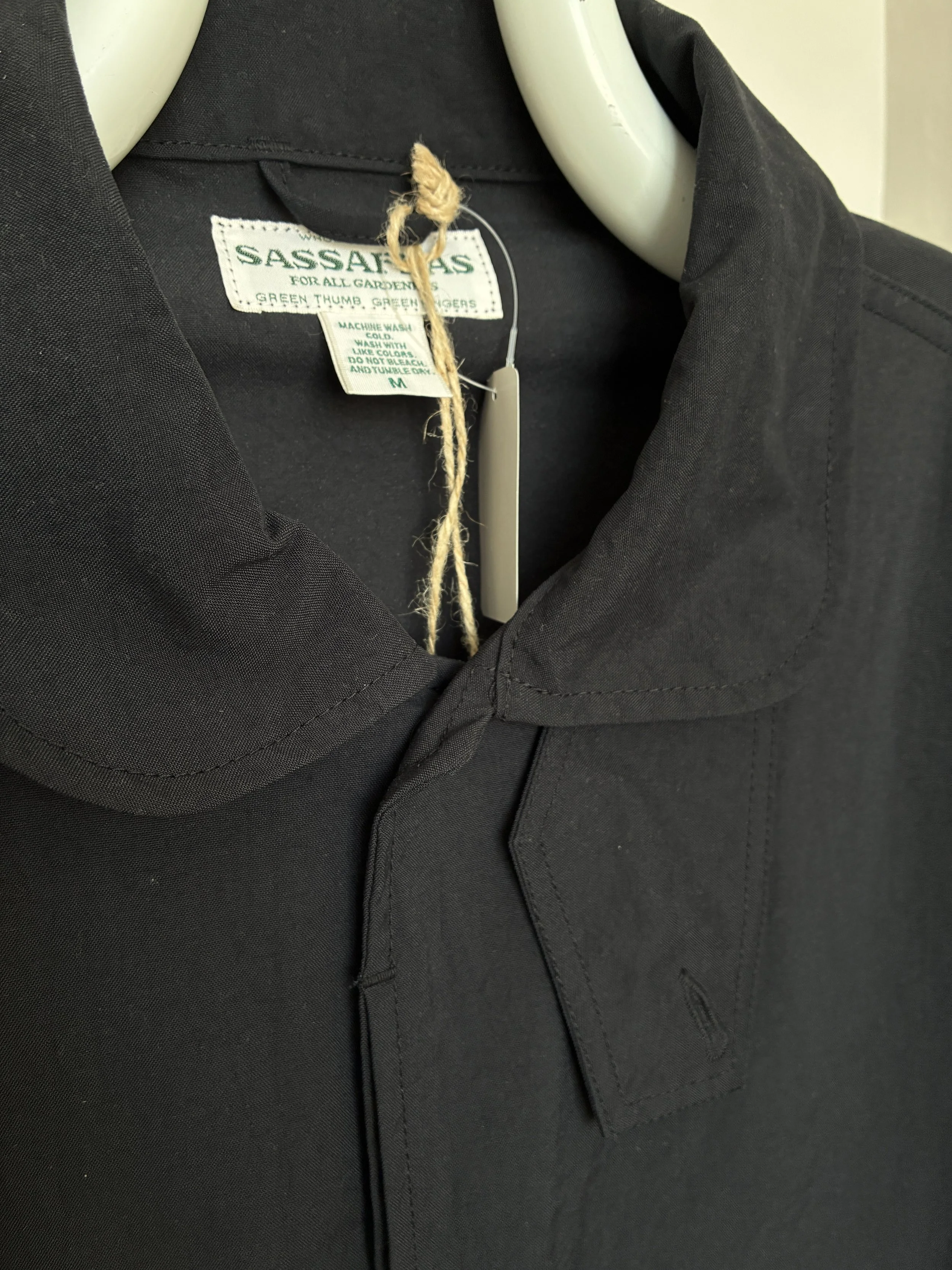 Black Sassafras Cultivator Coat collar