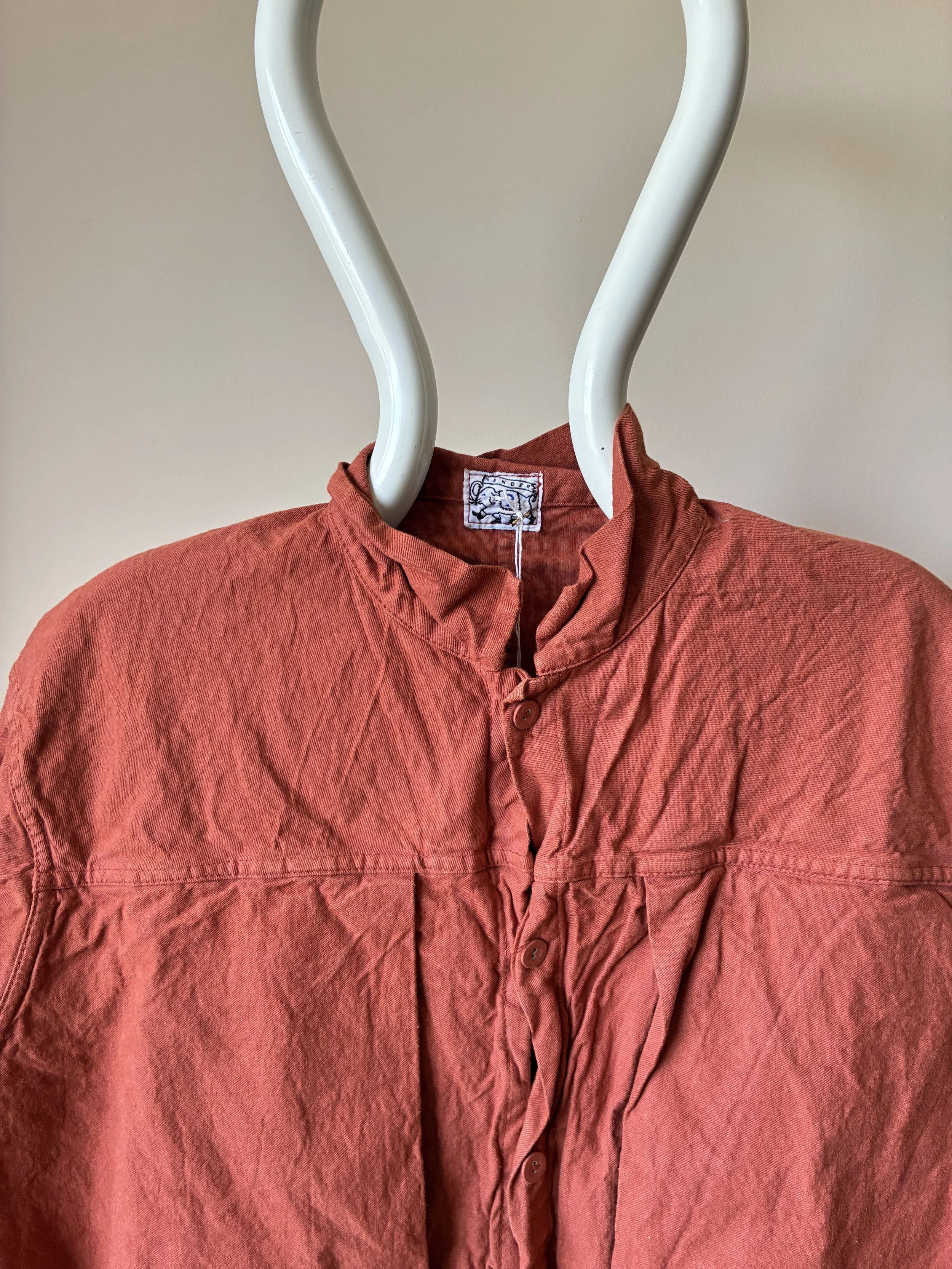 Close up of Tender Co 402 Two Birds Shirt collar in Flowerpot orange