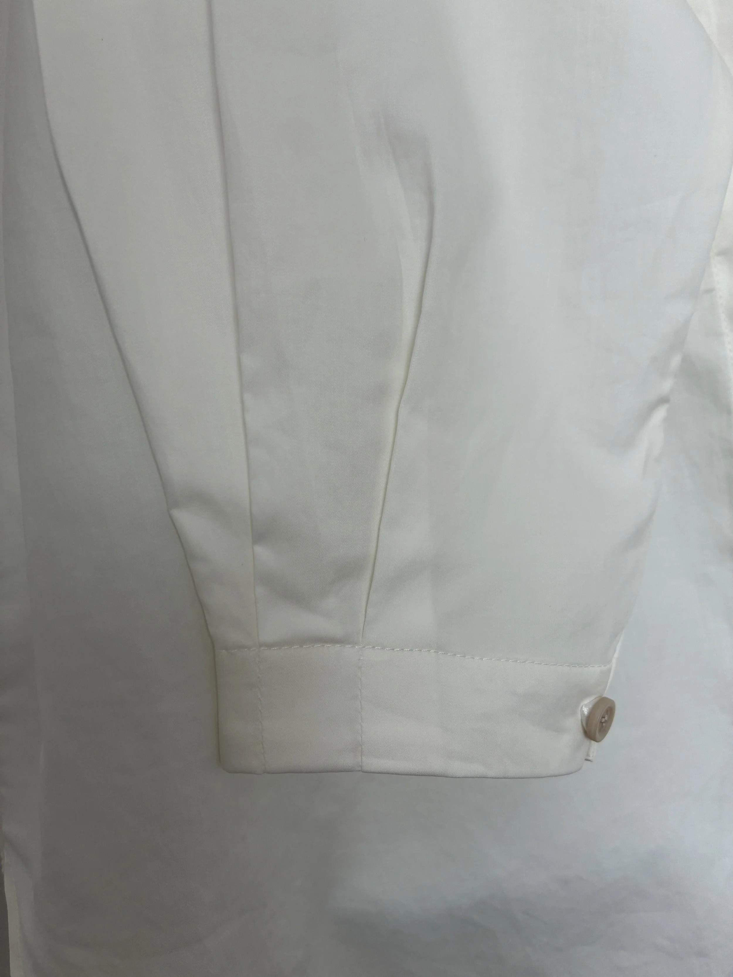 Closeup of cuff of White 1st PAT-RN Woman Modula Shirt