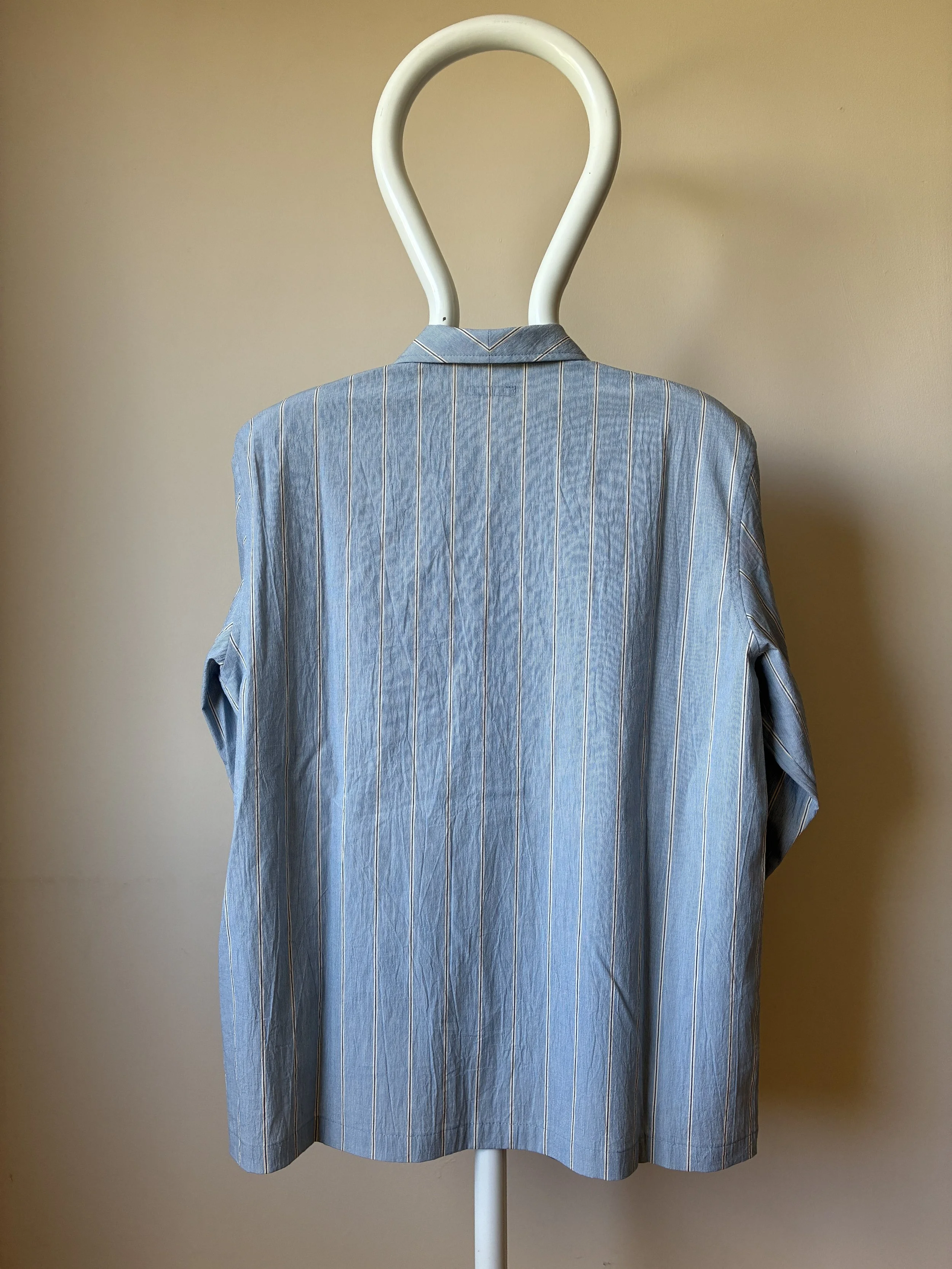 Back of Frank Leder Japanese Cotton Blue Stripe Shirt on mannequin