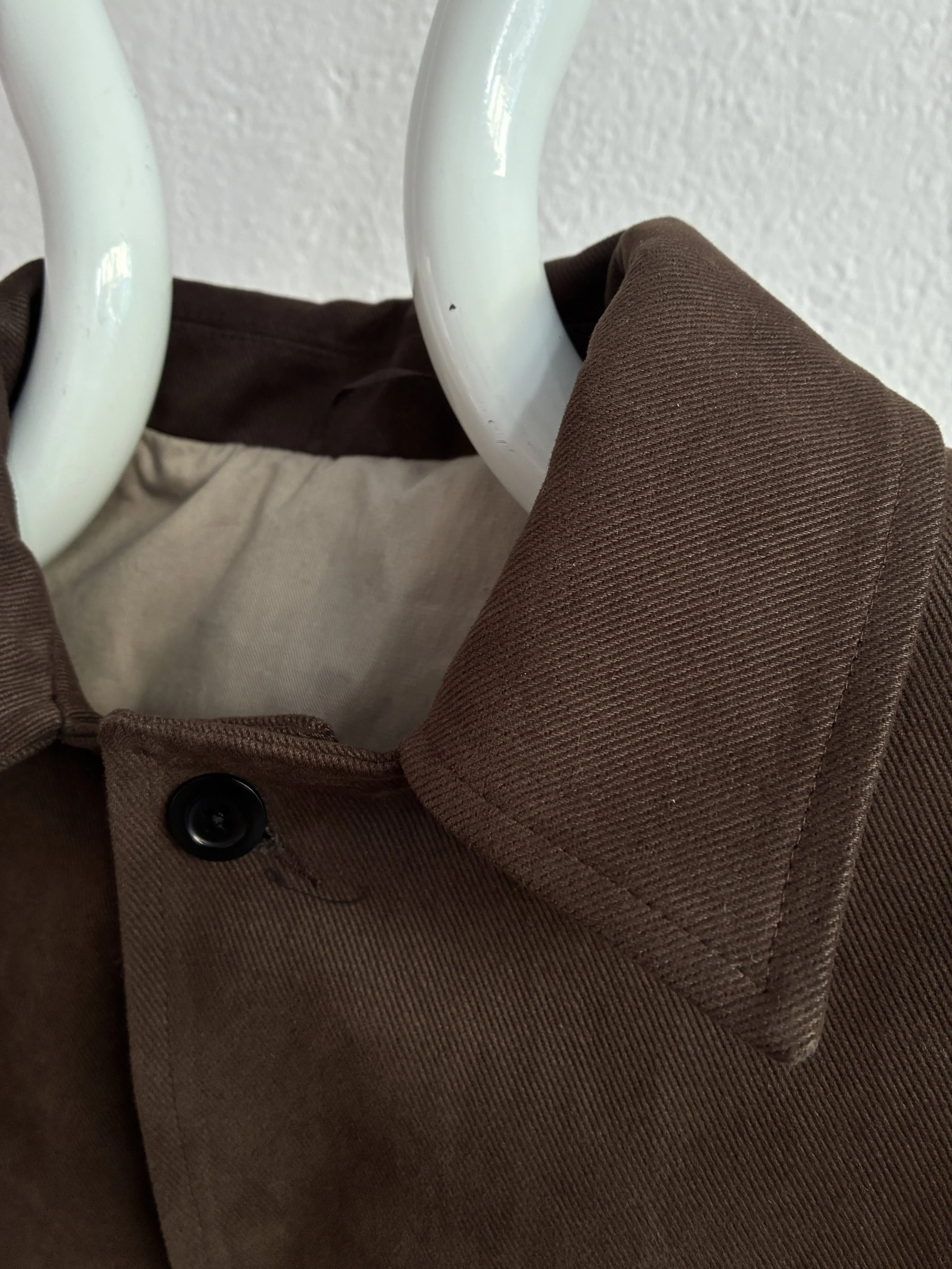 Collar of Brown Conkers Bruton Blazer Jacket on mannequin