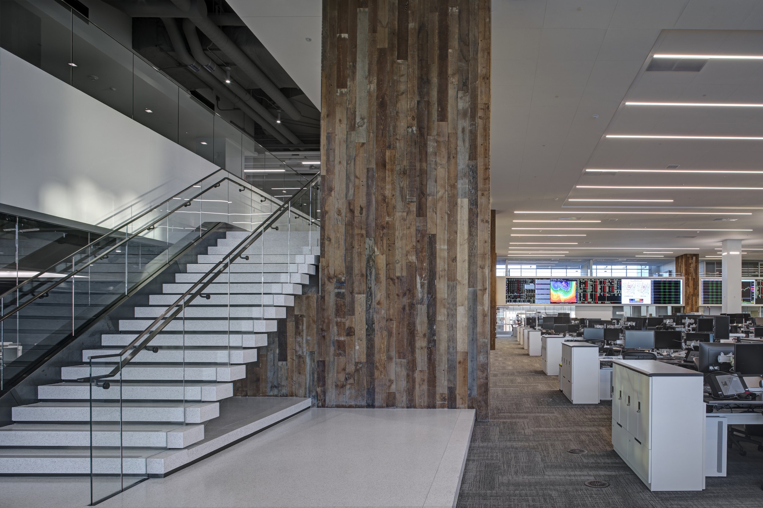 Exelon-reclaimed-wood-column.jpeg