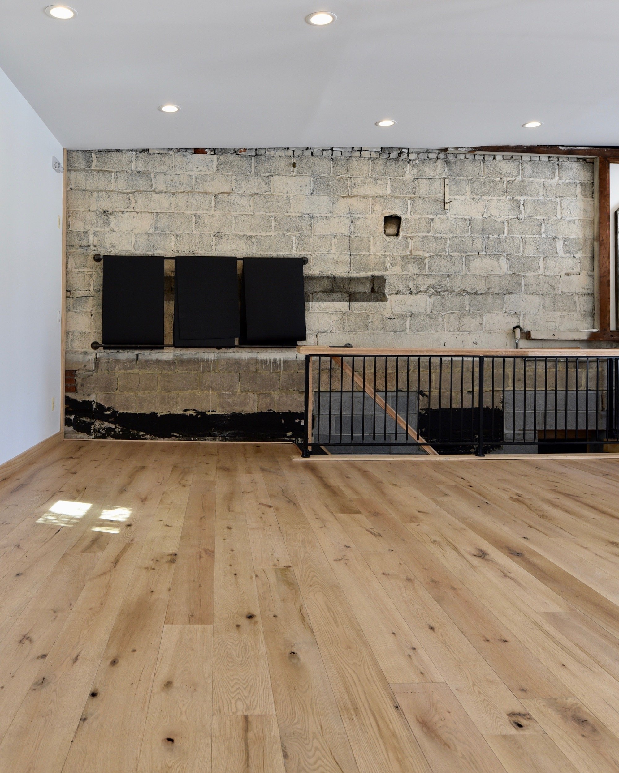 wide-plank-live-sawn-red-oak.jpeg