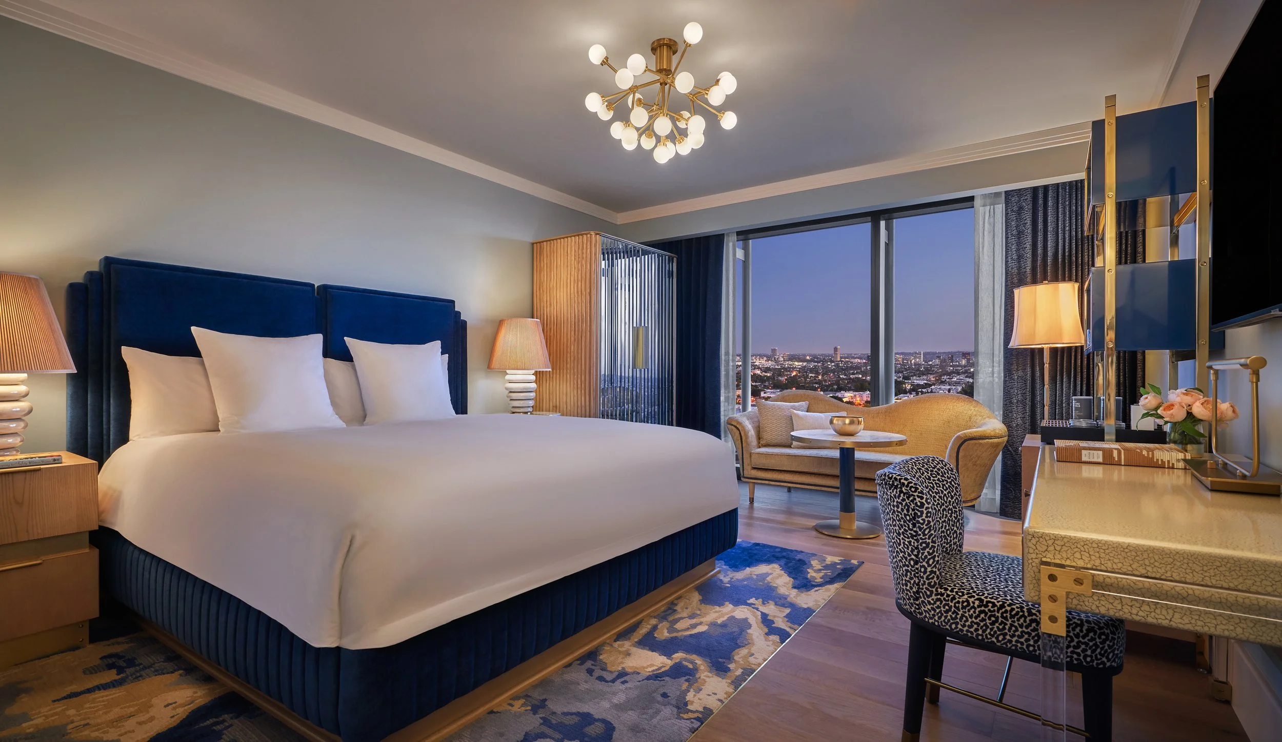 10 - King Deluxe Skyline Room.jpeg