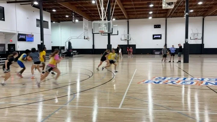 GIRLS were HOOPING💜💛 #LakeshowFam