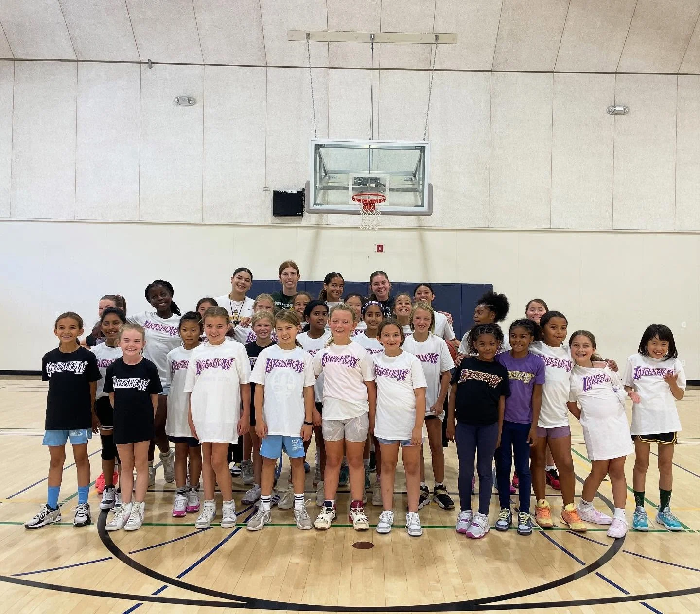 OUTSTANDING 3v3 Week 1️⃣ @bill.flitter & @srvwbb! Keep building 💜💛 #LakeshowFam⛹🏼‍♀️