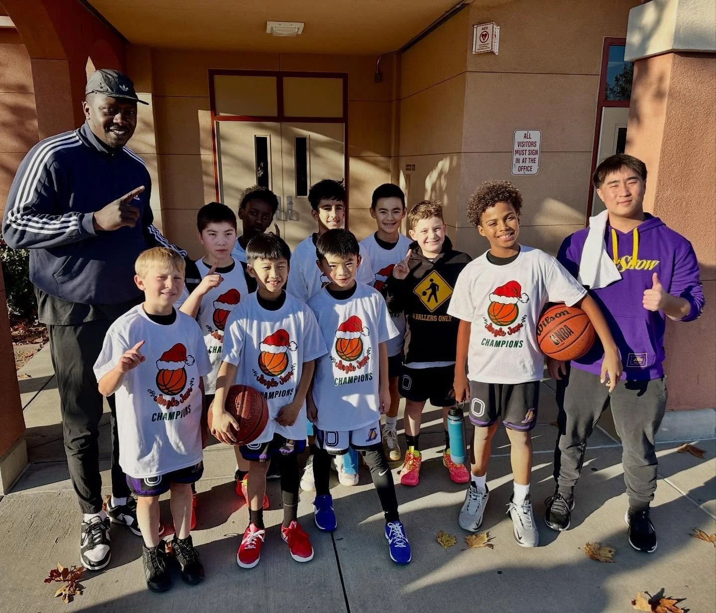 10U Okotie @4ballers_only Jingle Jam🏆#LakeshowFam💜💛