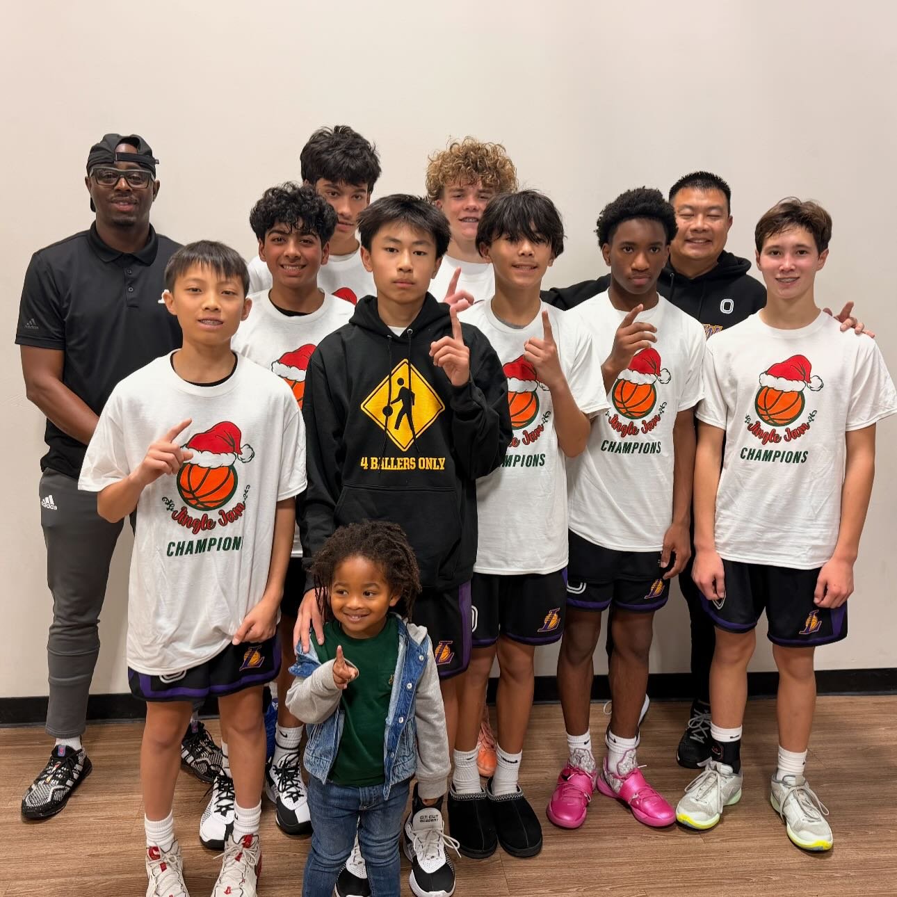 14U Boyd @4ballers_only Jingle Jam 🏆#LakeshowFam💛💜