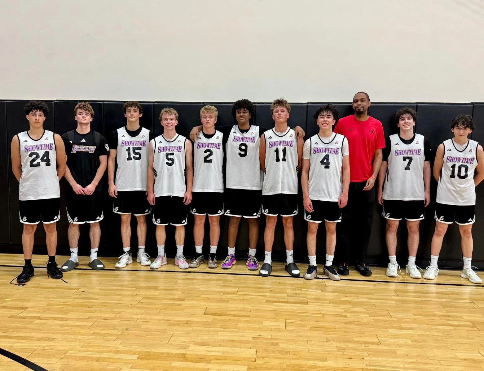 17U NED @3stripesgold 3-1 ✅ #LakeshowFam💜💛