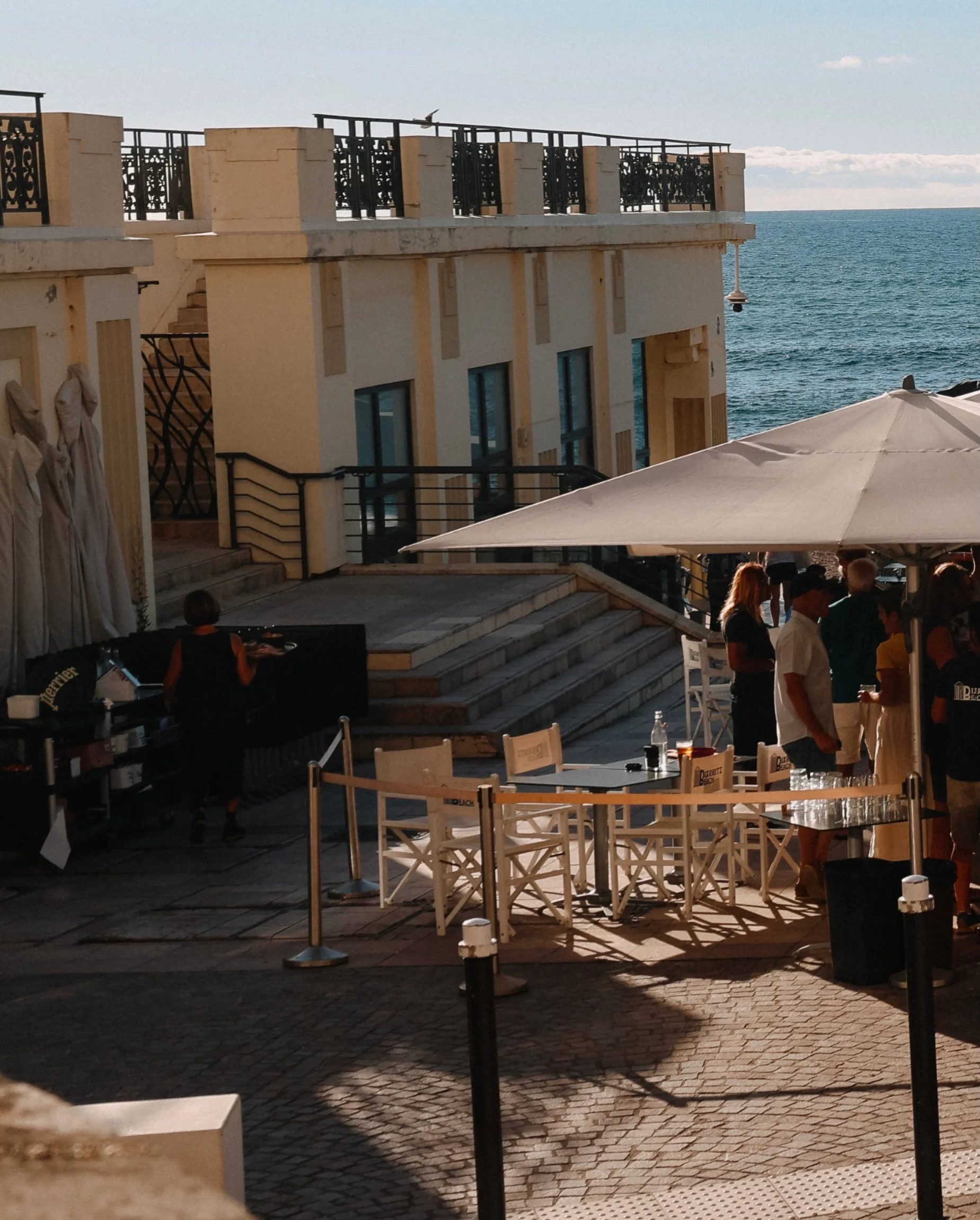 Notre brasserie familiale face &agrave; l&rsquo;embl&eacute;matique Grande Plage de Biarritz, vous accueille du petit-d&eacute;jeuner au d&icirc;ner.

☀️ Ouverts tous les jours, de 9h &agrave; 22h.

📍 Retrouvez-nous au 17 boulevard du G&eacute;n&eac