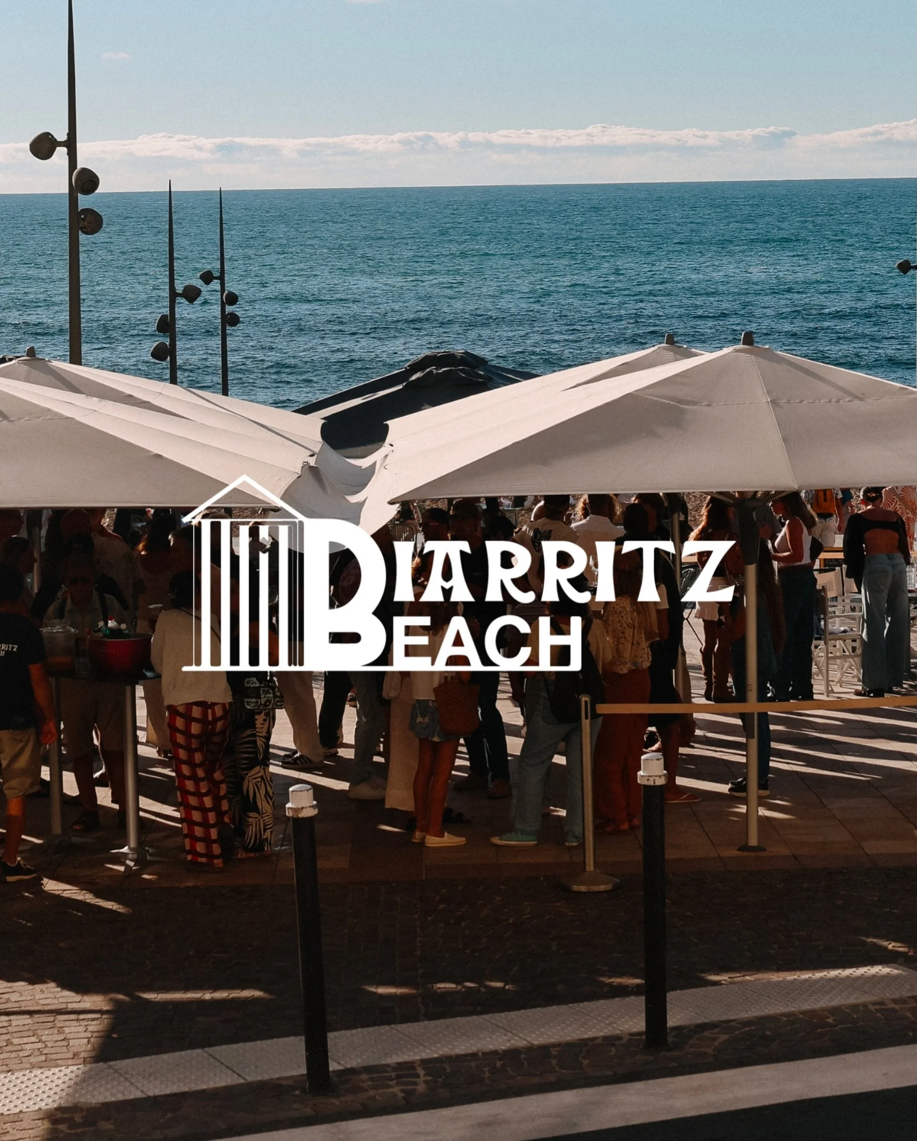 Notre brasserie familiale face &agrave; l&rsquo;embl&eacute;matique Grande Plage de Biarritz, vous accueille du petit-d&eacute;jeuner au d&icirc;ner.

☀️ Ouverts tous les jours, de 9h &agrave; 22h.

📍 Retrouvez-nous au 17 boulevard du G&eacute;n&eac