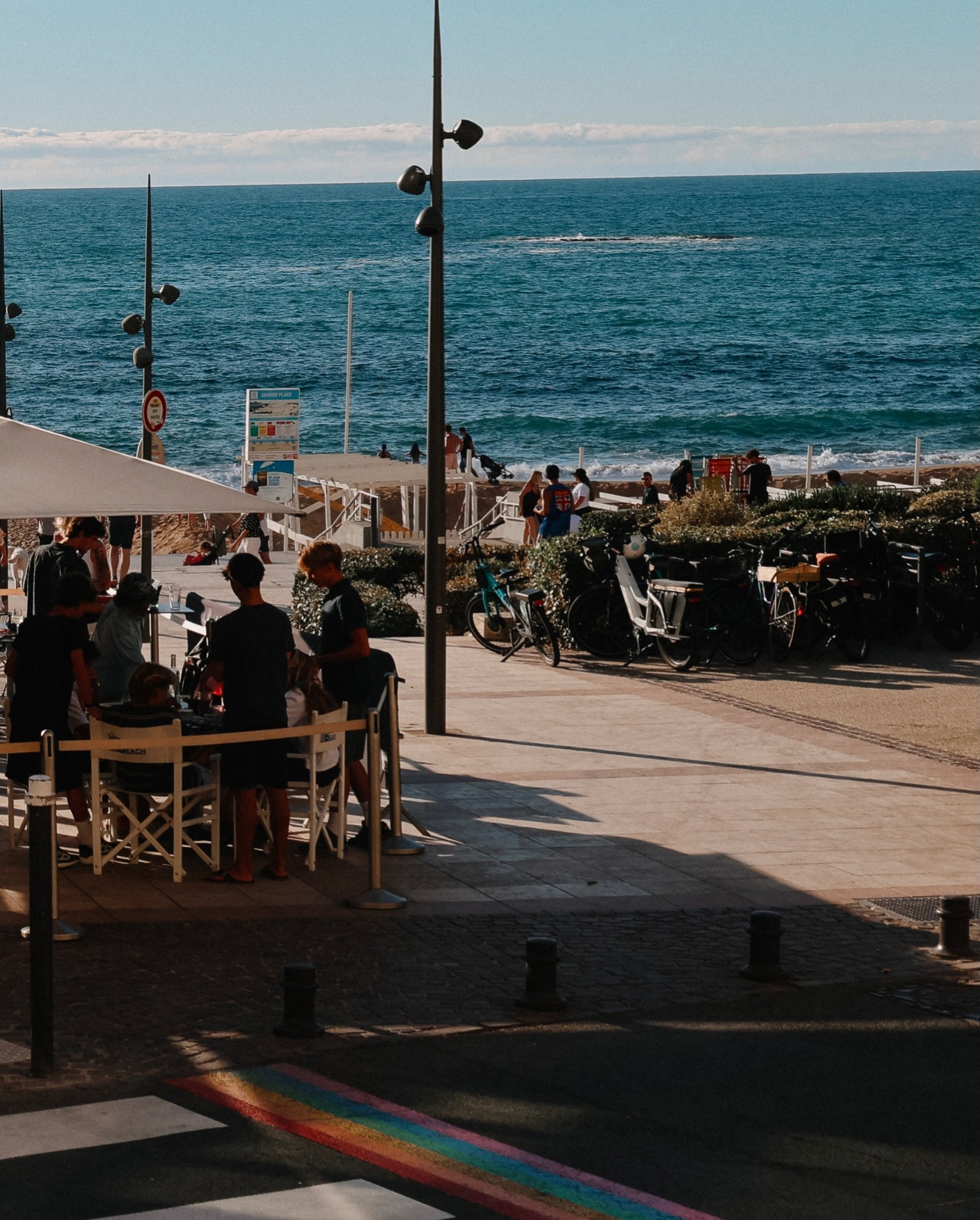 Notre brasserie familiale face &agrave; l&rsquo;embl&eacute;matique Grande Plage de Biarritz, vous accueille du petit-d&eacute;jeuner au d&icirc;ner.

☀️ Ouverts tous les jours, de 9h &agrave; 22h.

📍 Retrouvez-nous au 17 boulevard du G&eacute;n&eac
