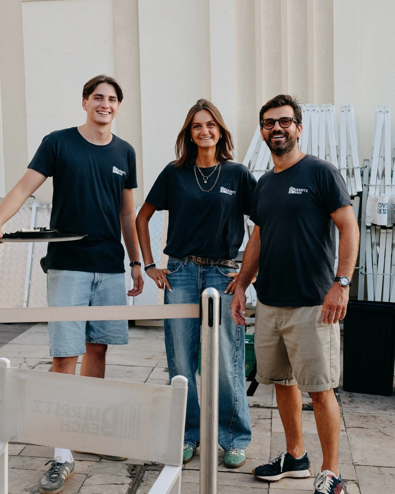 Derri&egrave;re chaque service, il y a une &eacute;quipe 💙

📍 Biarritz Beach &ndash; Grande Plage de Biarritz
#biarritzbeach #biarritz #grandeplagebiarritz #paysbasque #restaurantbiarritz
