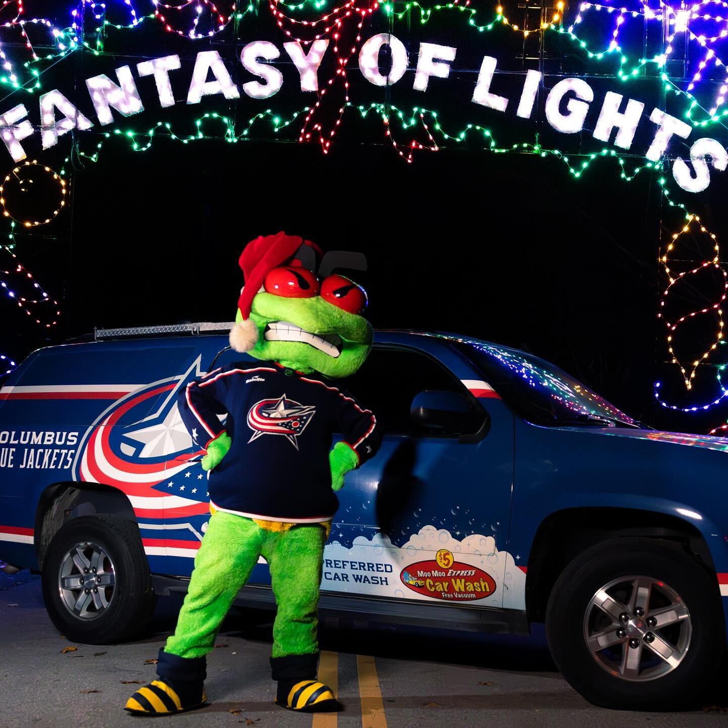 @stingercbj approved ✅ if you haven&rsquo;t seen our show this year, you have three more chances!! 
✨✨Show open till 1/1✨✨