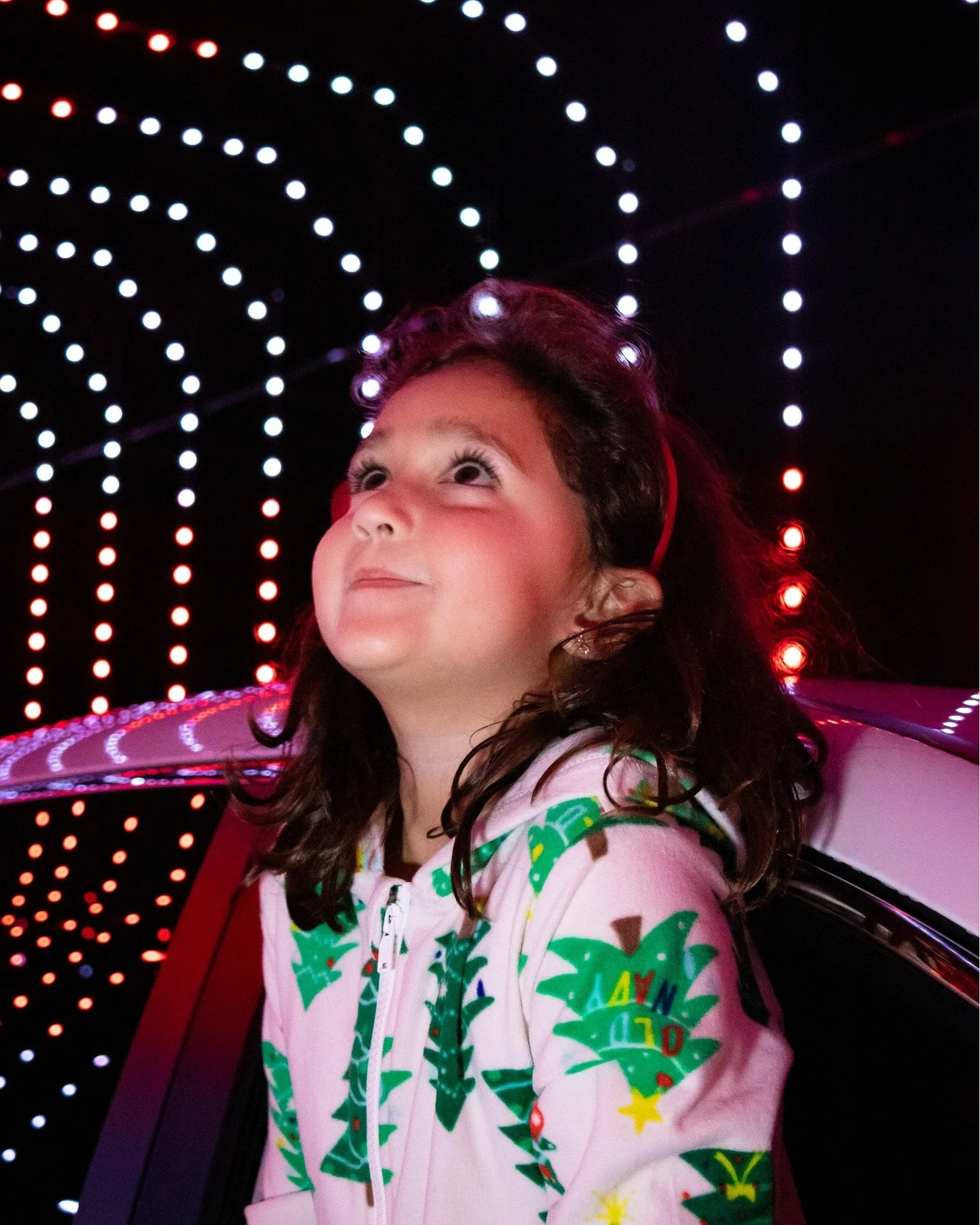 We know the Sunday scaries can be real, so come turn that frown upside down with our 3 miles of smiles, and watch the Sunday night blues melt away! ❄️&hearts;️✨