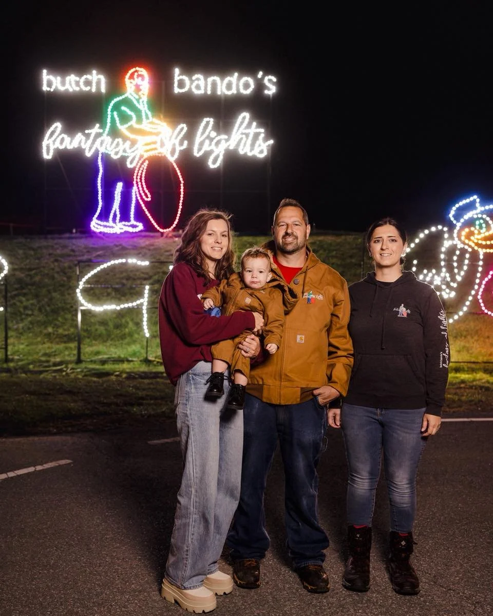 Merry Christmas to all, and to all a good night! Don&rsquo;t forget we are OPEN tonight, so you can drive through our show and make your Christmas even more special! See you tonight! 🎄🎅✨

✨Show open nightly at 5:30pm until 1/4✨