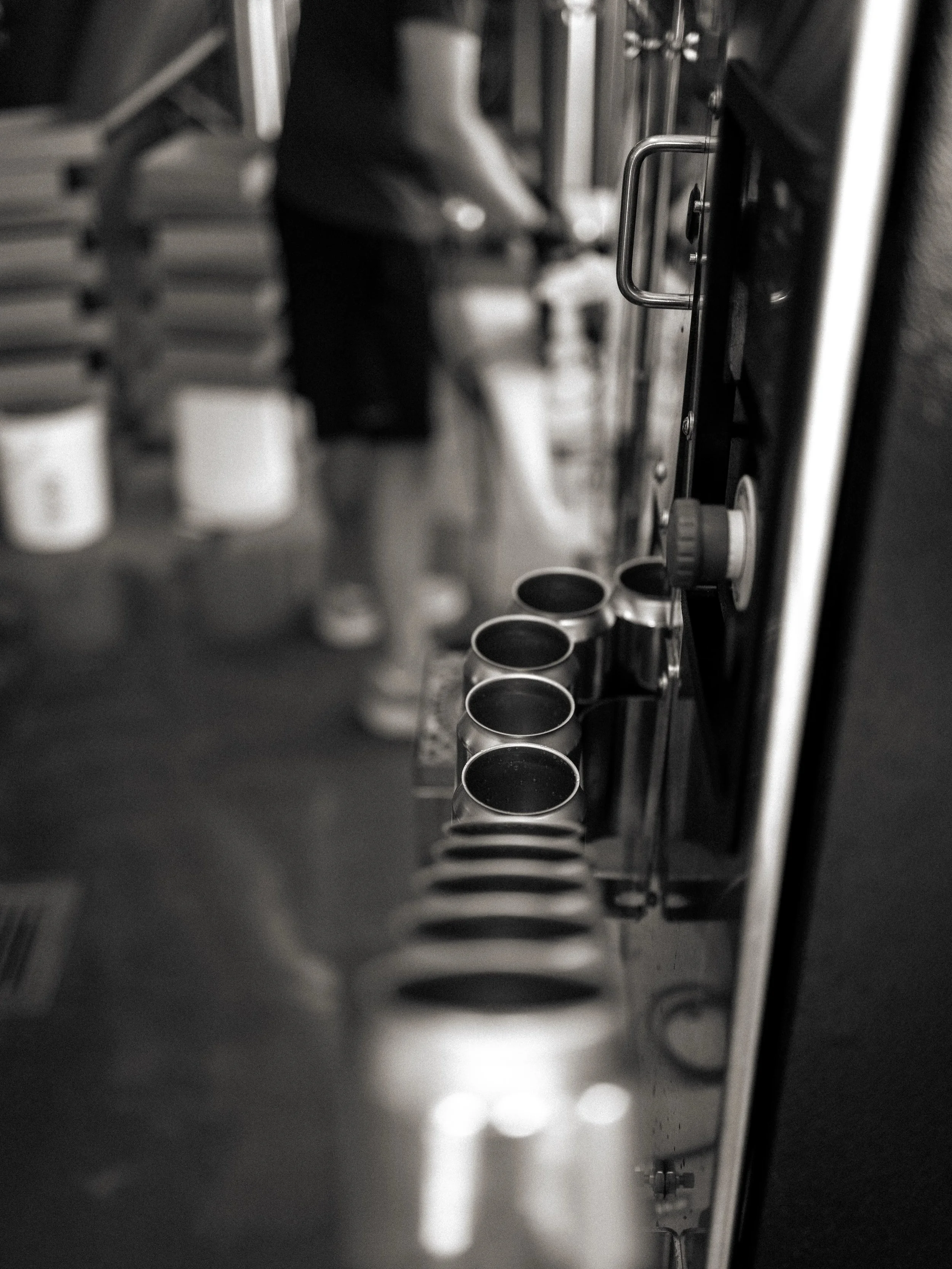 Scenes from the brewery 🍻 

#dallasbrewery #craftbeer #whiterockalehouse