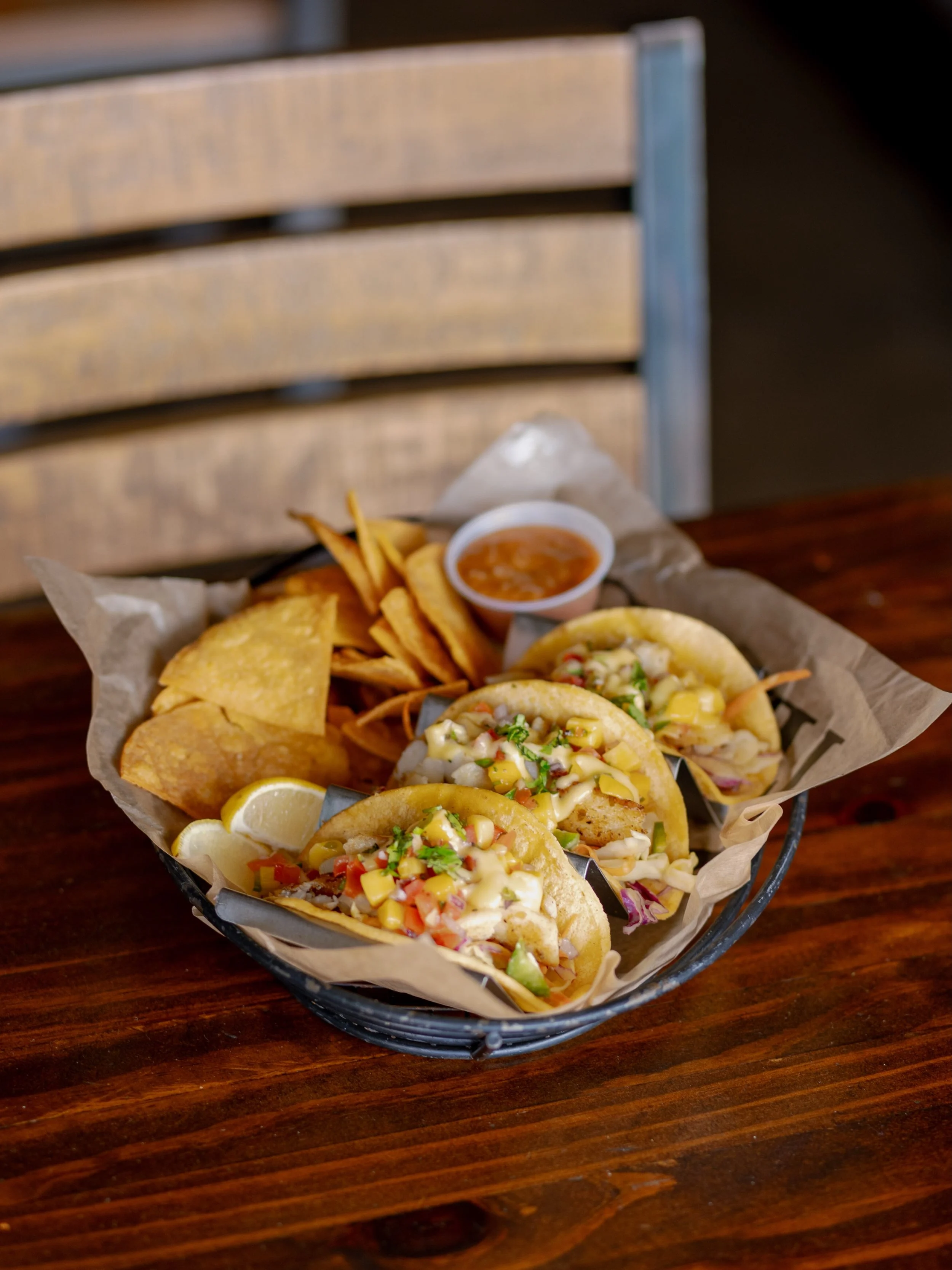 Tuesdays are for tacos and trivia 🌮🌮🌮 enjoy $3 tacos every Tuesday and join us for Pub Trivia at 7pm, hosted by @dallastriviaguy 

#dallastrivia #pubtrivia #tacotuesday #craftbeer #dallasbrewery