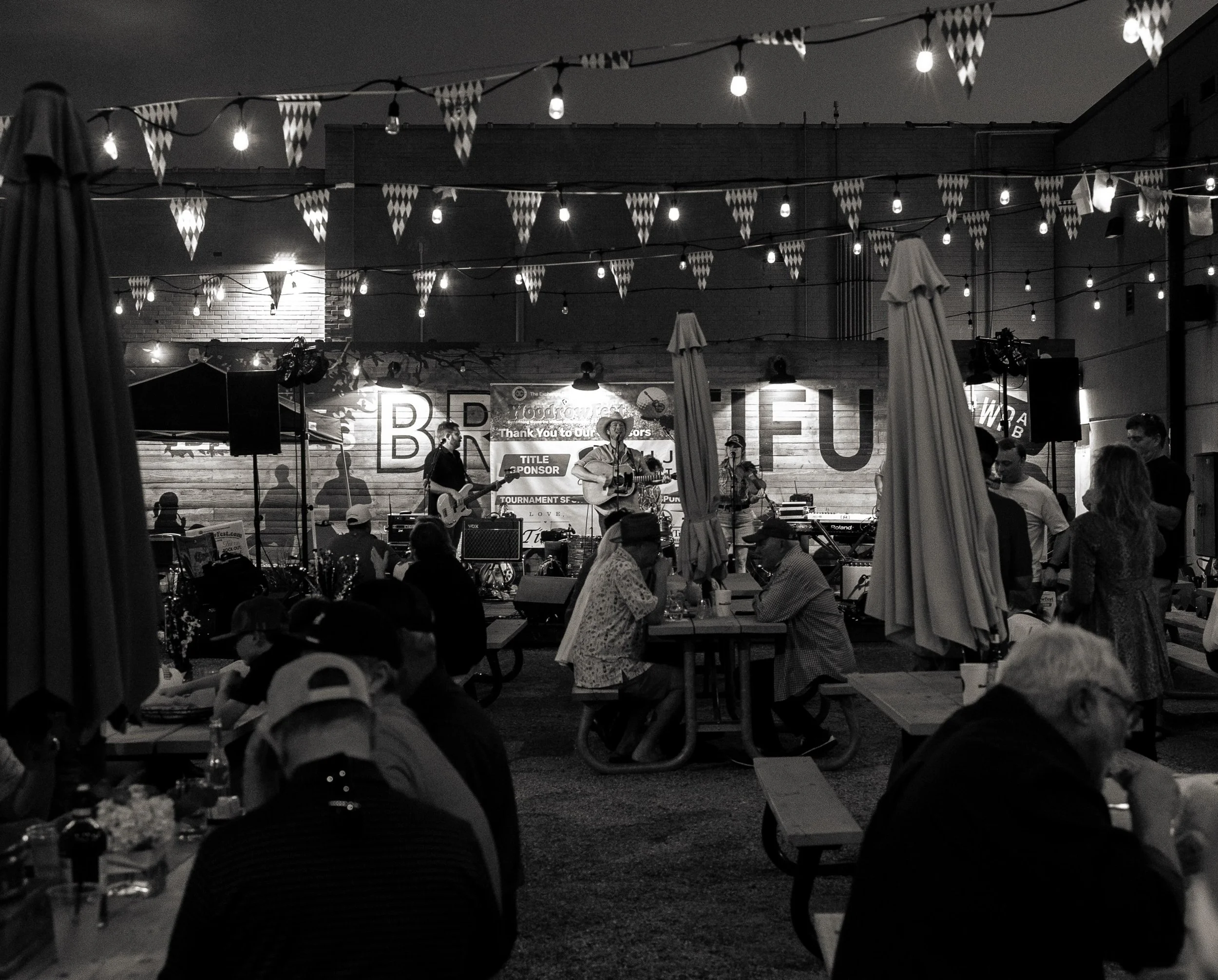 Evenings are our favorite in the Beer Garden, especially when there&rsquo;s live music every Friday night. Grab your favorite Alehouse draft and join us for some tunes starting at 6pm this Friday. 

#dallasbrewery #localcraftbeer #livemusic #dallastx