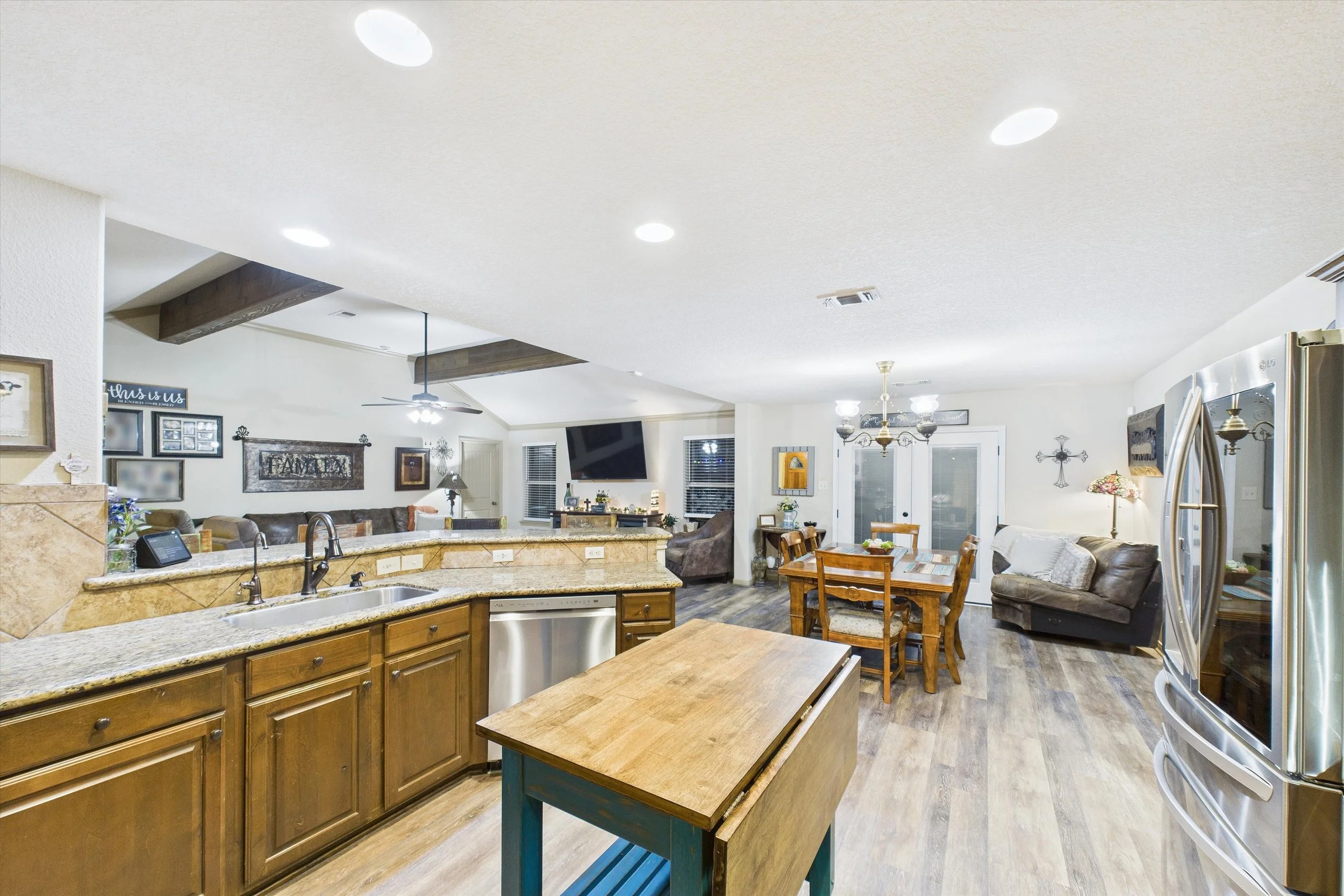 20-417CountyRd2471_020.jpg