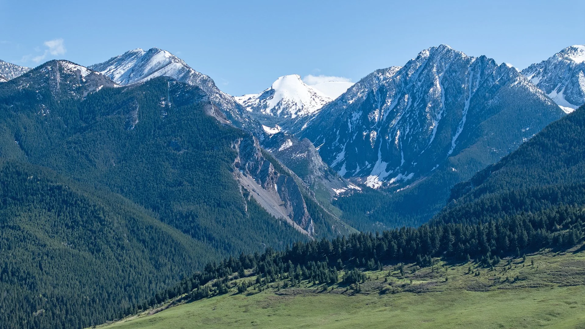 aerial-zoomed-mountains-view.jpg