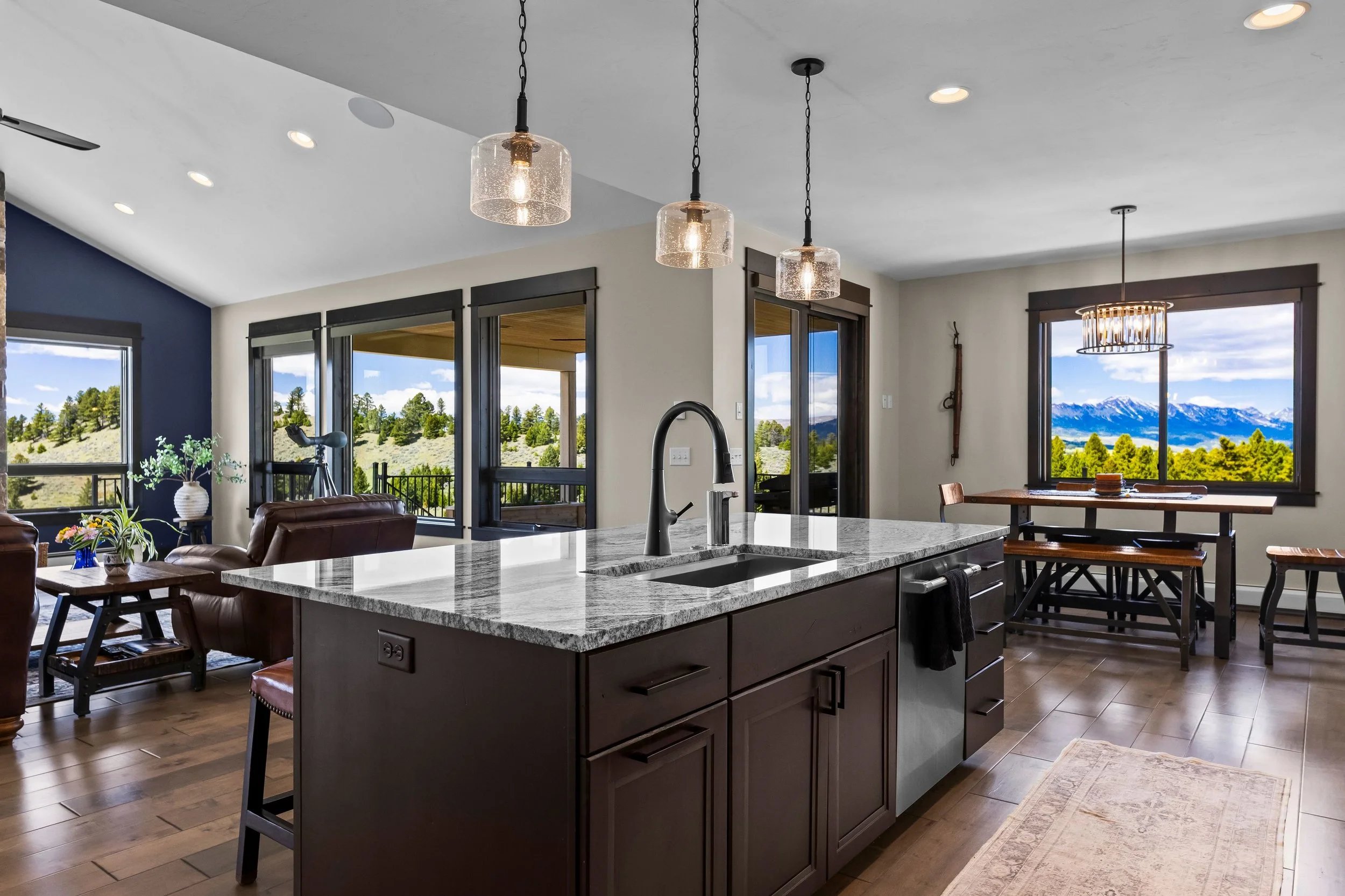 kitchenv2_01.jpg