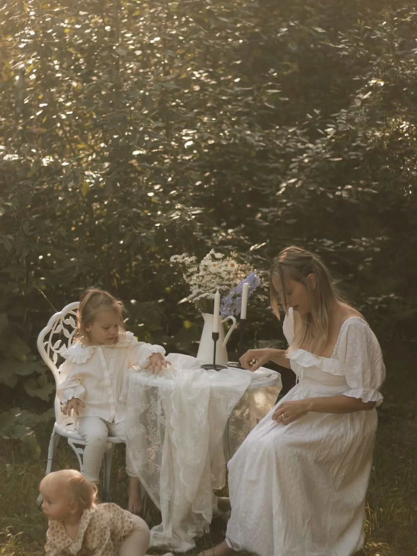 These beautiful ladies deserve a spot on the spring feed 🐇 🐣 

Counting down the days until May. Before bugs, when the sun is perfect and everything is the perfect shade of green.