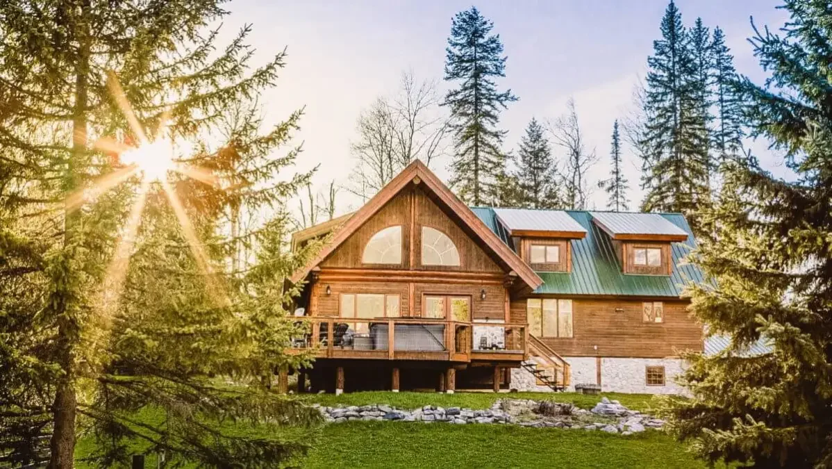 Lodge-Summer-from-front-e1705528346793.jpg.webp