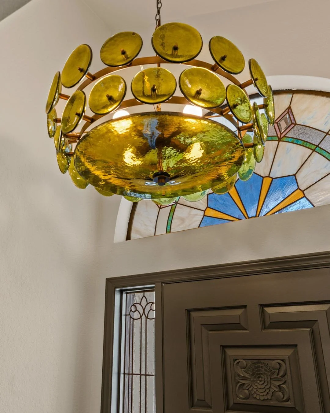 From the moment you walk in, the entryway sets the tone. 

At JLS Home Design, we elevate every inch of your dream home. Today we&rsquo;re looking back at the gorgeous entryway details from our recent Arizona Biltmore Estates project📍

#JLSHomeDesig