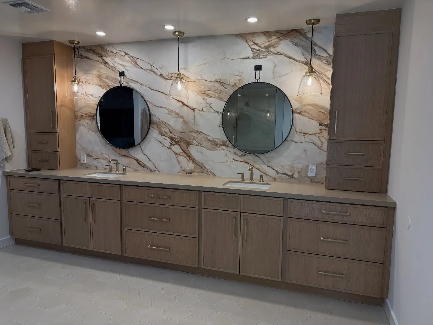 At JLS, we&rsquo;re with you through every step of the design and build process! Swipe to see a glimpse of what it takes to bring a bathroom transformation like this to life! ☁️

📍Valencia Lane - Arizona Country Club

#JLSHomeDesign #BathroomRemodel