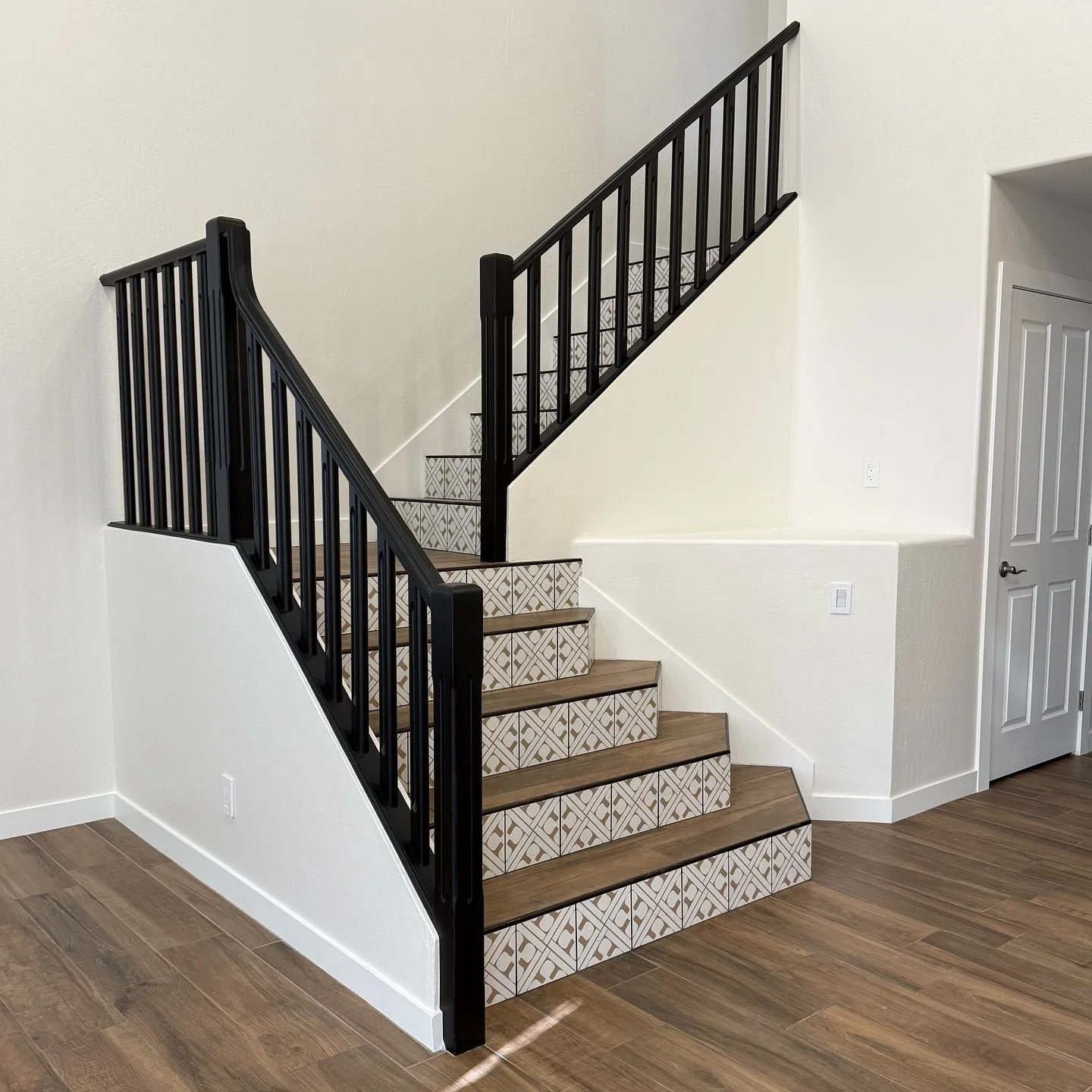 Elevating spaces, one step at a time.

At JLS Home Design, we take care of every detail so the process feels just as good as the final result 🙌

#JLSHomeDesign #StairMakeover #AZHomes #DesignAndBuild #ItsAllInTheDetails
