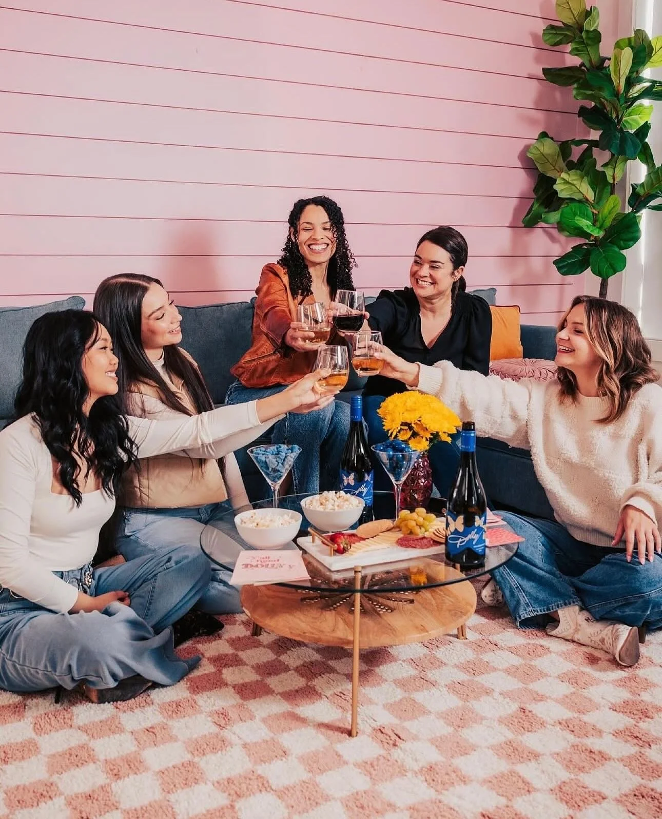 Wine with Dolly 🤍🎬🦋