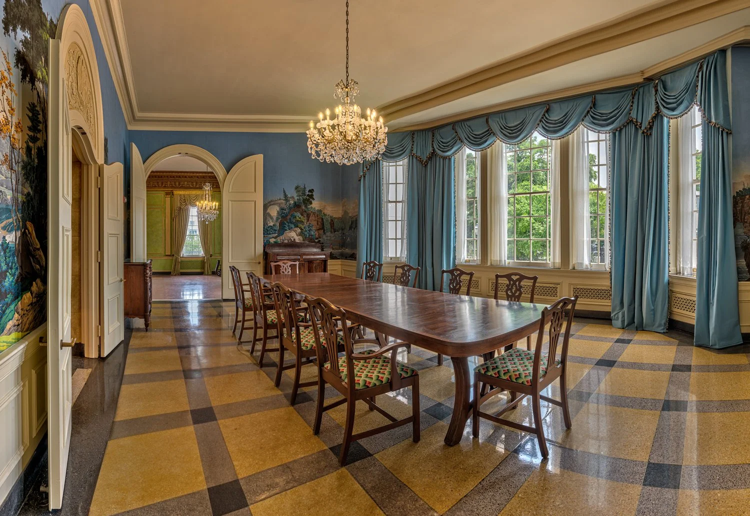 Old Governor's mansion dining room