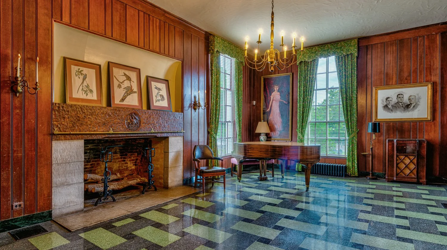 Old Governor's Mansion piano room