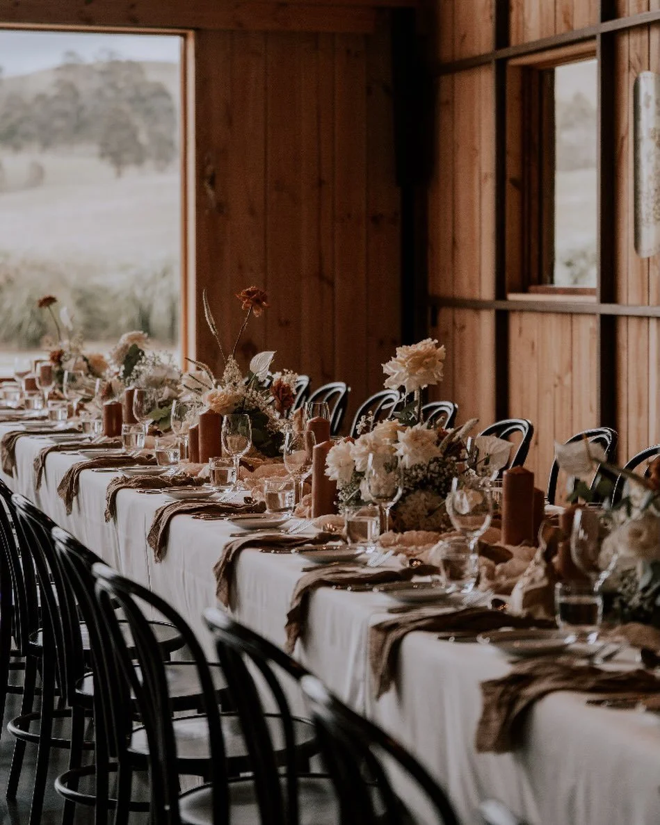 Warm wood, soft linen and a view of the hills.

Colour and texture work together to make the whole space feel unified.

#Styledbyjuno #SydneyWeddingDesigner #SydneyWeddingReception #WeddingTablescape #WeddingStyling