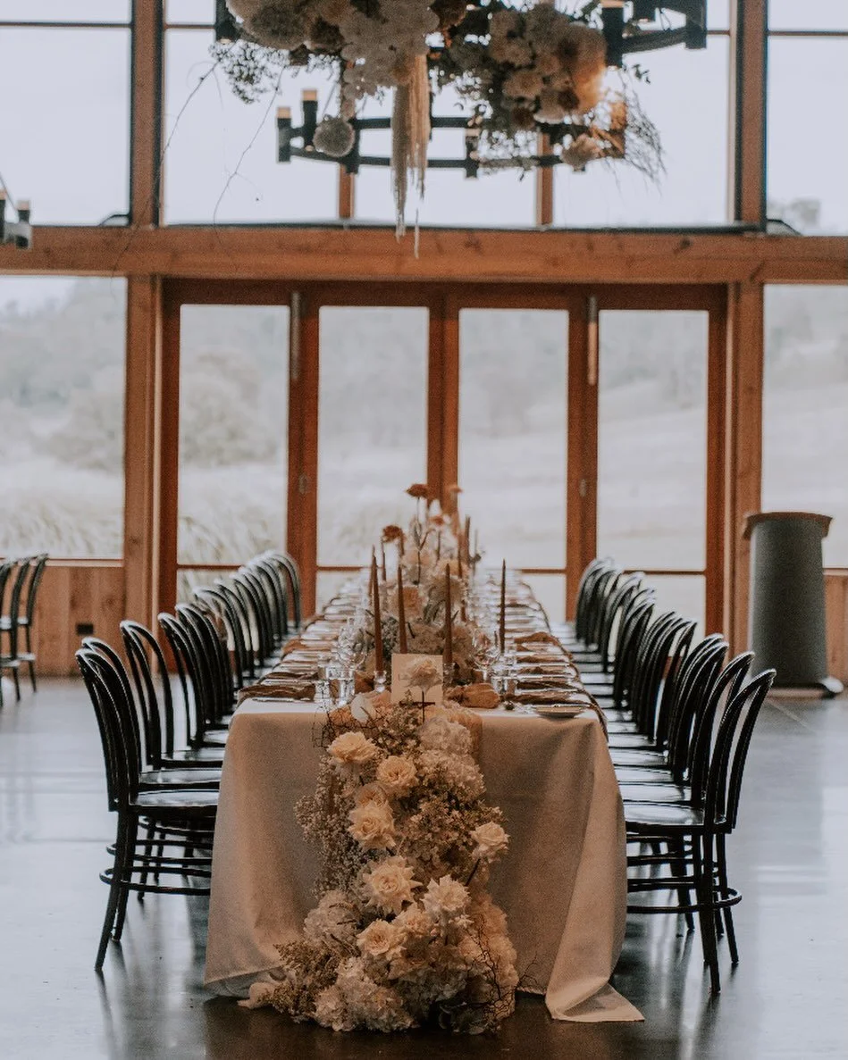 Clean lines, a tidy layout.

Nothing extra, everything in its place.

#Styledbyjuno #SydneyWeddingDesigner #WeddingTableScape #SydneyWedding #SydneyWeddingPlanner