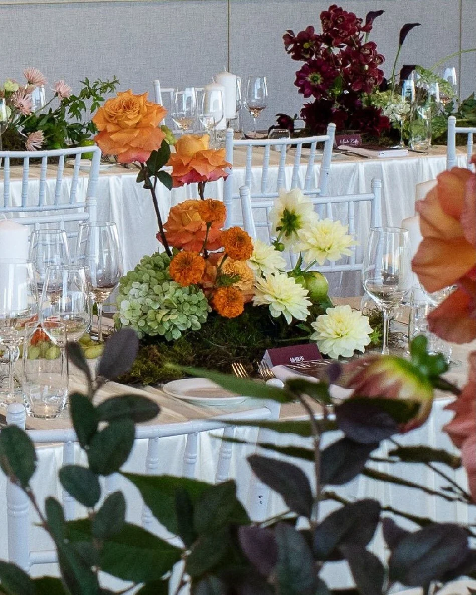 This time, we brought many colours from nature together, and design gave them layers.

#Styledbyjuno #SydneyEventDesigner #CorporateEvent #EventStyling #EventFlorals