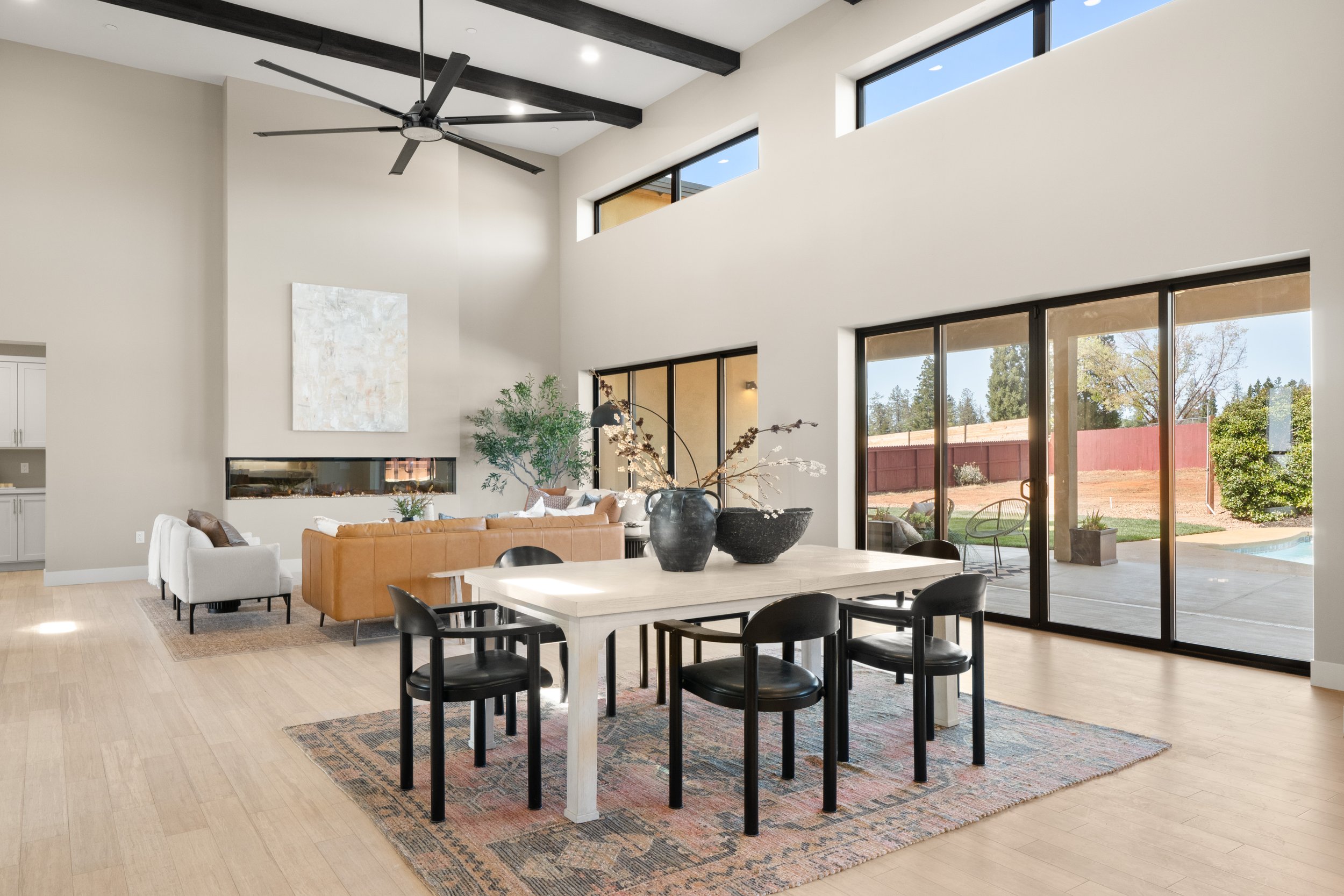 5093 Malibu Drive, Paradise, CA Great Room with Large Dining Area