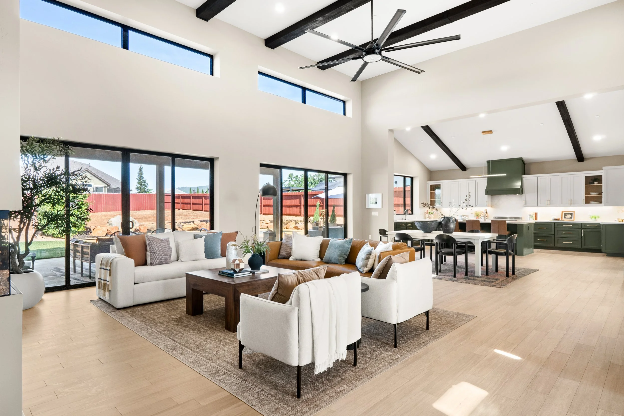 5093 Malibu Drive, Paradise, CA Great Room