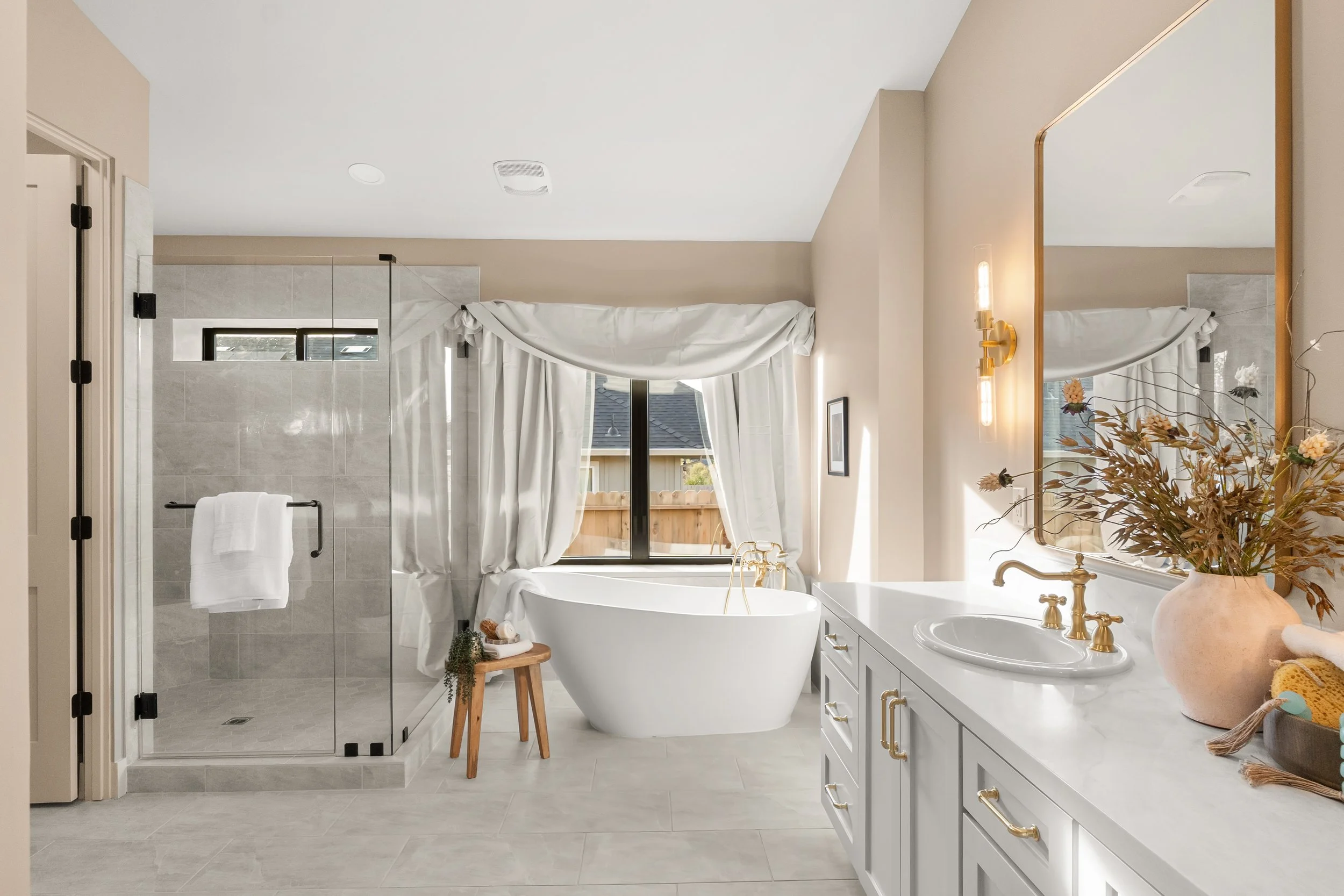 5093 Malibu Drive, Paradise, CA Bedroom 3 Primary Suite Bathroom. Soaking Bathtub and Extra Large Custom Shower.