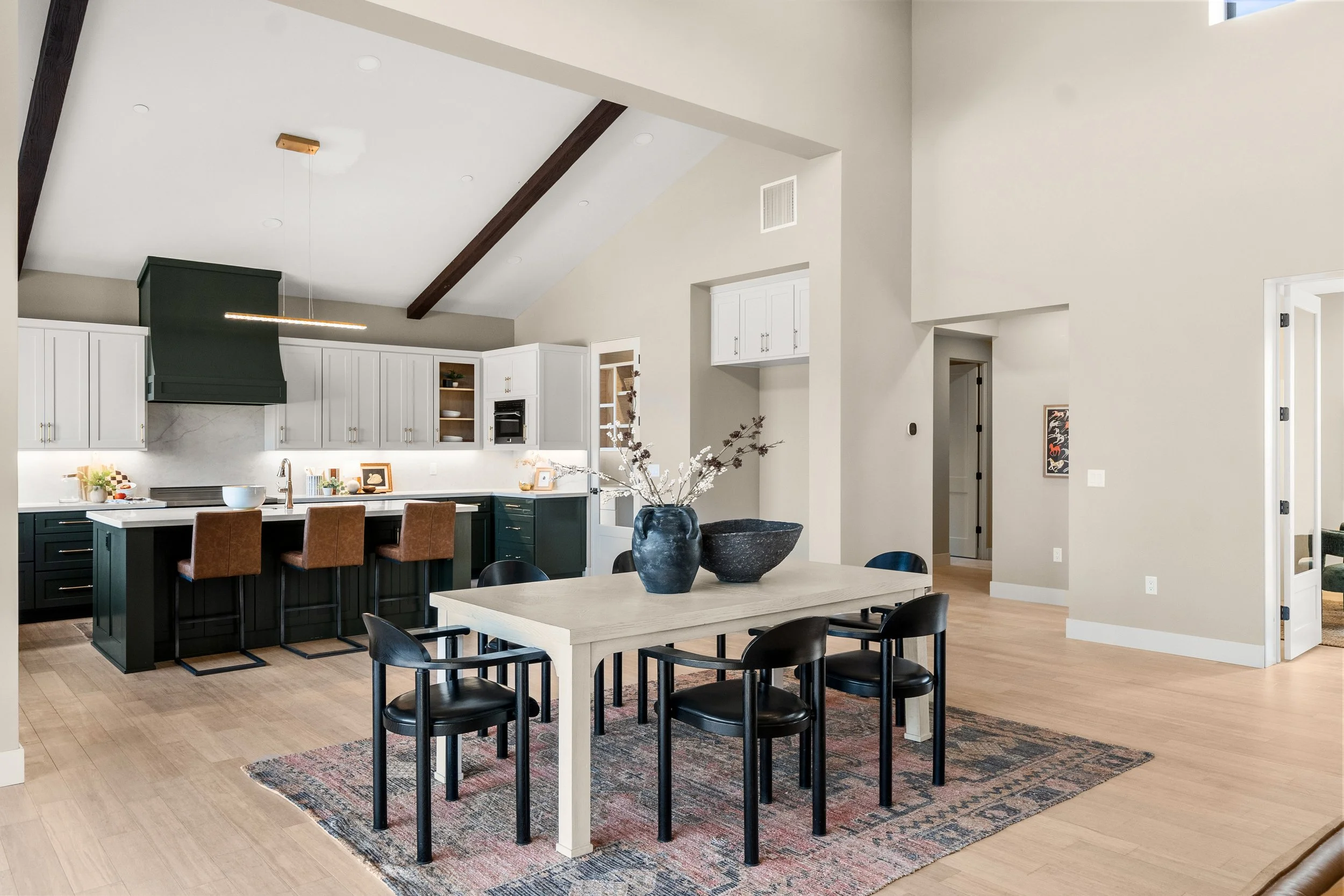 5093 Malibu Drive, Paradise, CA Kitchen and Dining