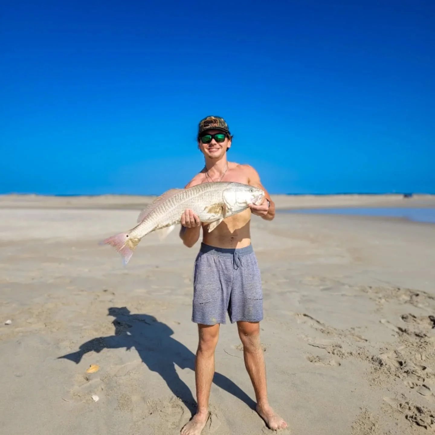 π£ Drum are drumming at Cape Point!
Come chase big red drum on the wild, rugged coast of Buxton — it’s happening right now! Don’t miss it, book this weekend before it fills up.
Here’s Adam Voss — 3rd generation Tower Ci