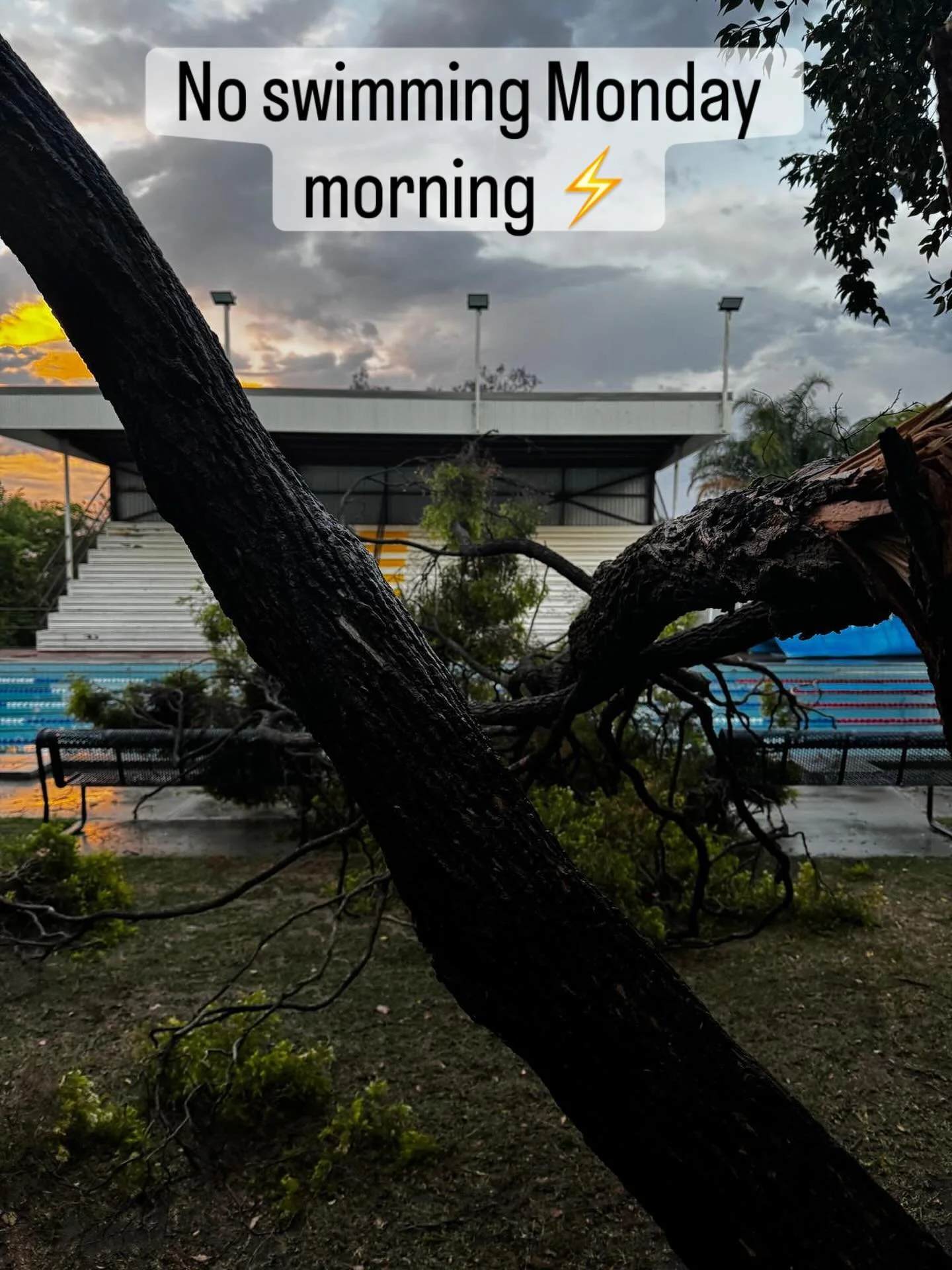 ⚡️NO SWIMMING MONDAY MORNING AT THE SHARX⚡️

Well, that was a belter Brisbane!!

We hope all our Sharx families are safe after the massive storm this afternoon. Unfortunately there has been damage at the pool, so no @theswimacademybrisbane squads in 