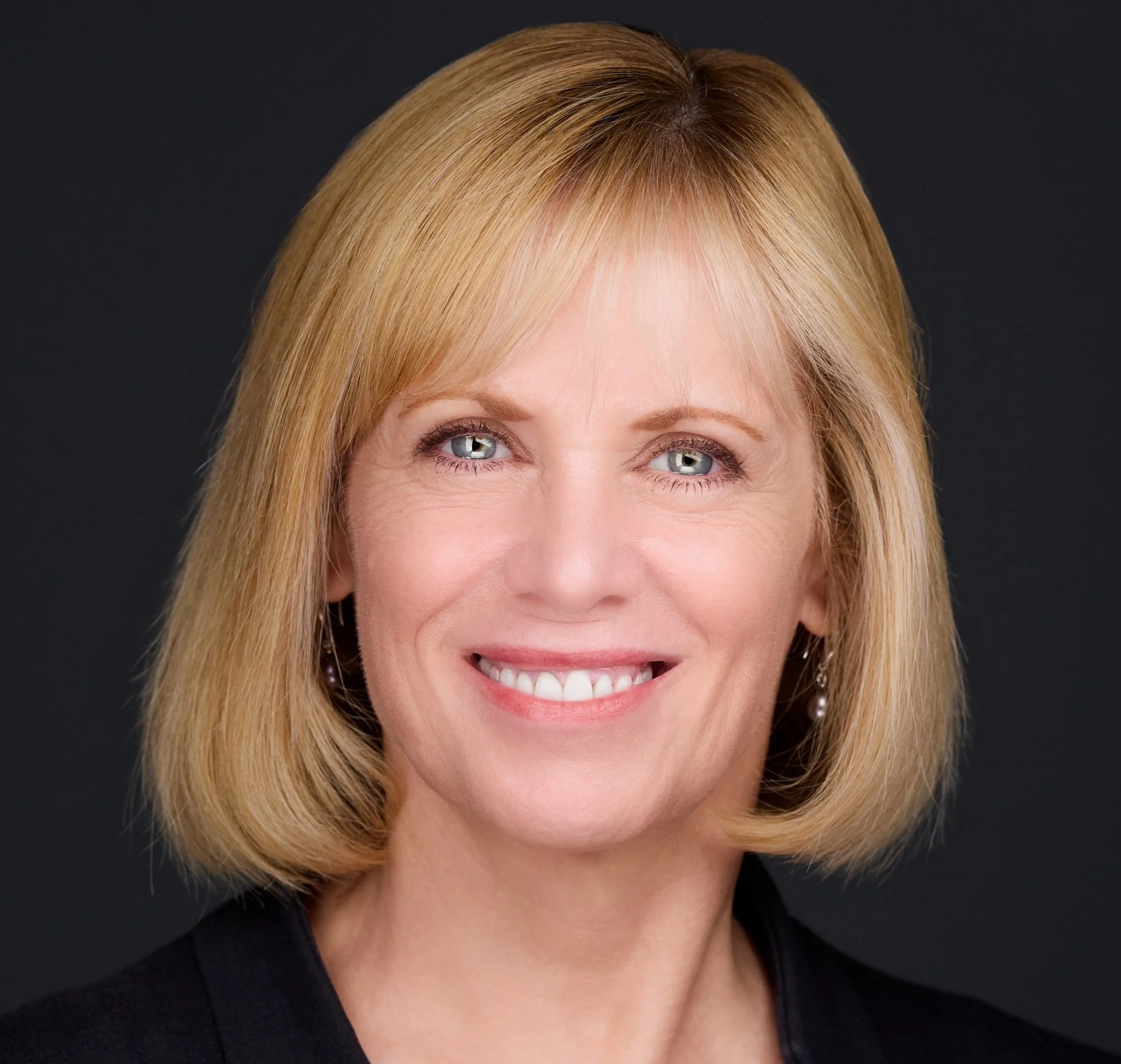 alt=“Tracy Linne – Founder of Revenue Motions, GTM  Alignment-as-a-Service” “Customer-first GTM strategy for SaaS startups and scale-ups”