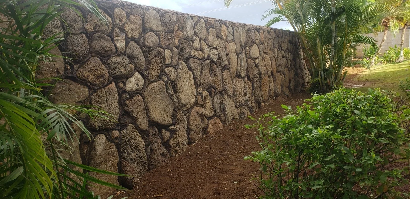 Custom Lava Rock Walls Contractors Hawaii Blue Rock Retaining Wall