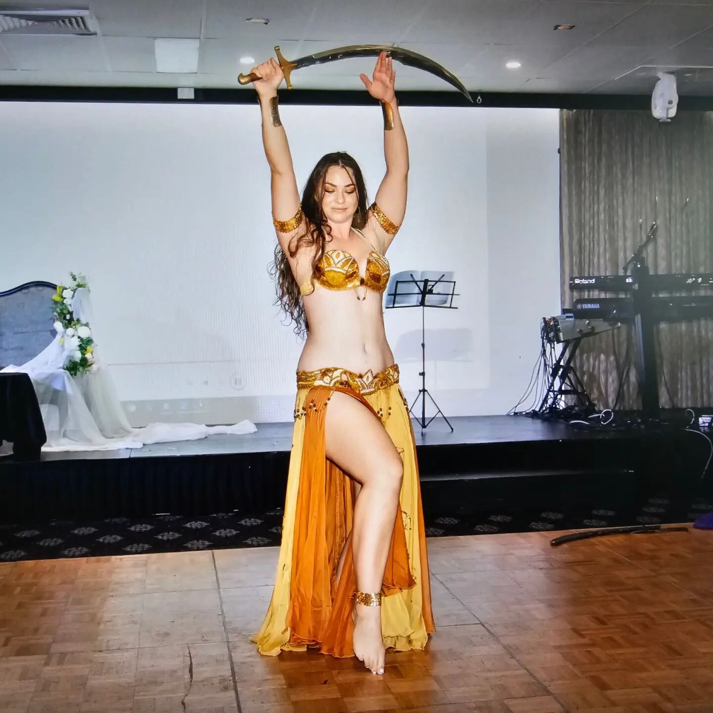 🍾 anniversary show ❤️💍 I love these kind of special events! 

#bellydancebrisbane #arabic #egyptiandance #ilovebellydance #sworddancer #entertainment #brisbane #truelove