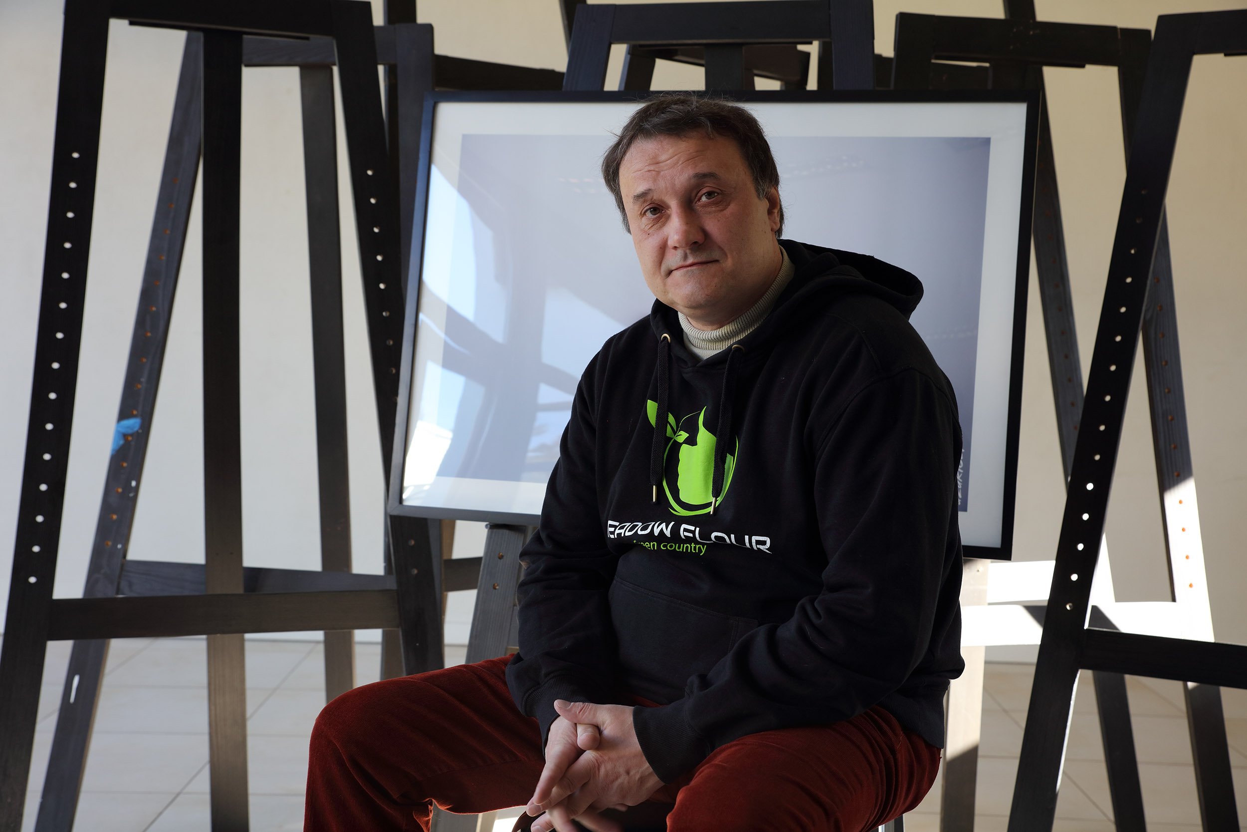 Portrait of Azartget, a contemporary artist.