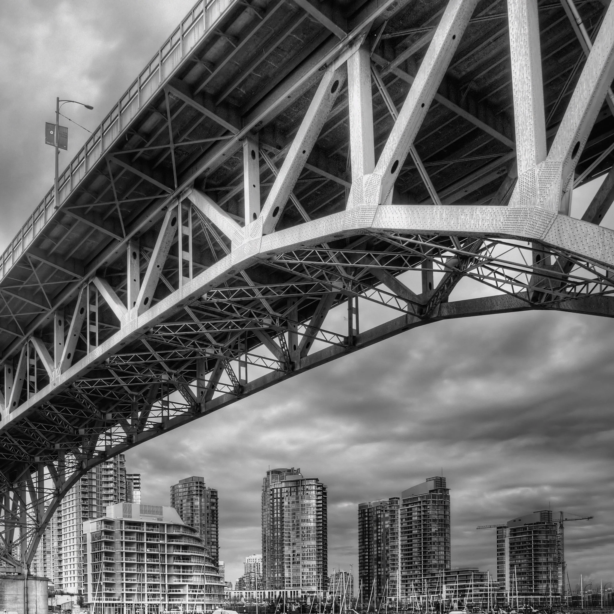 City-Magnificent-Bridge-Grayscale-ipad-air-wallpaper-ilikewallpaper_com.jpg
