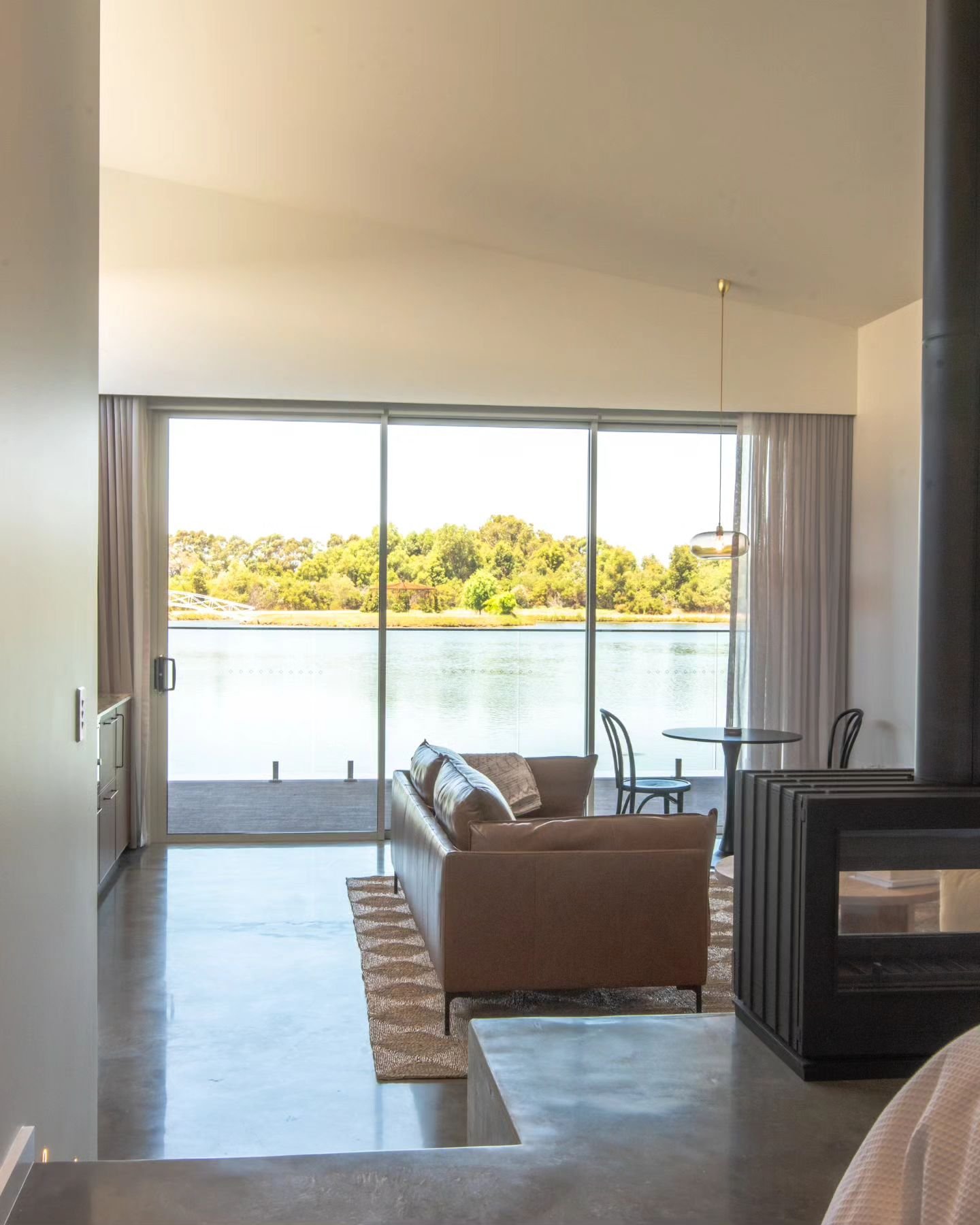 Who ordered water and forest views for their next romantic getaway in Margaret River? 

Our luxury adults-only villas are purpose built and designed for the ultimate couples stay. Arrive, relax, soak in the bath and cosy up with your special someone 