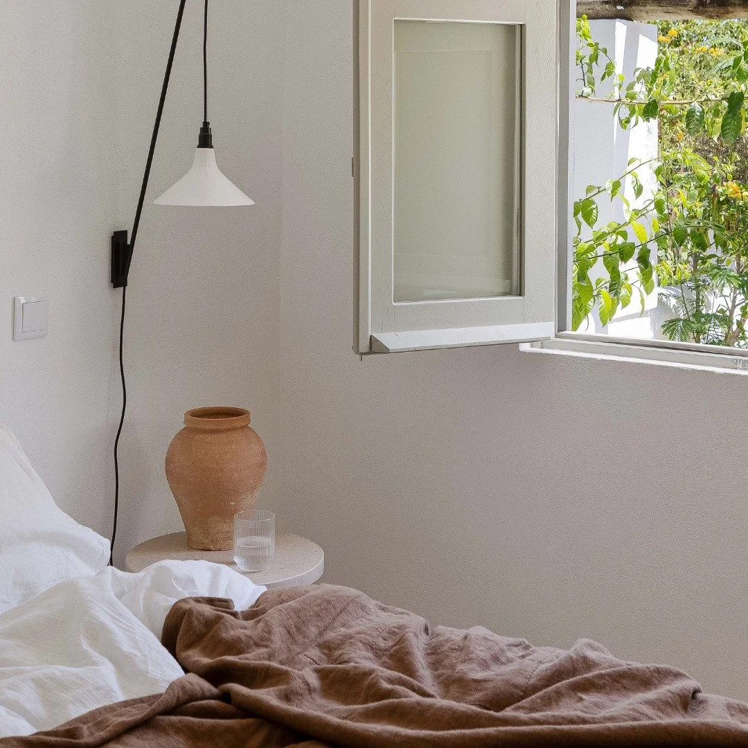 Perfect for short or longer stays, room 4 is our only room with its own fully-equipped kitchen, along with a spacious en-suite bathroom and super king sized bed. Book via link in bio or at amagocasalenta.com
#portugal #staycationhotel #âmago.c